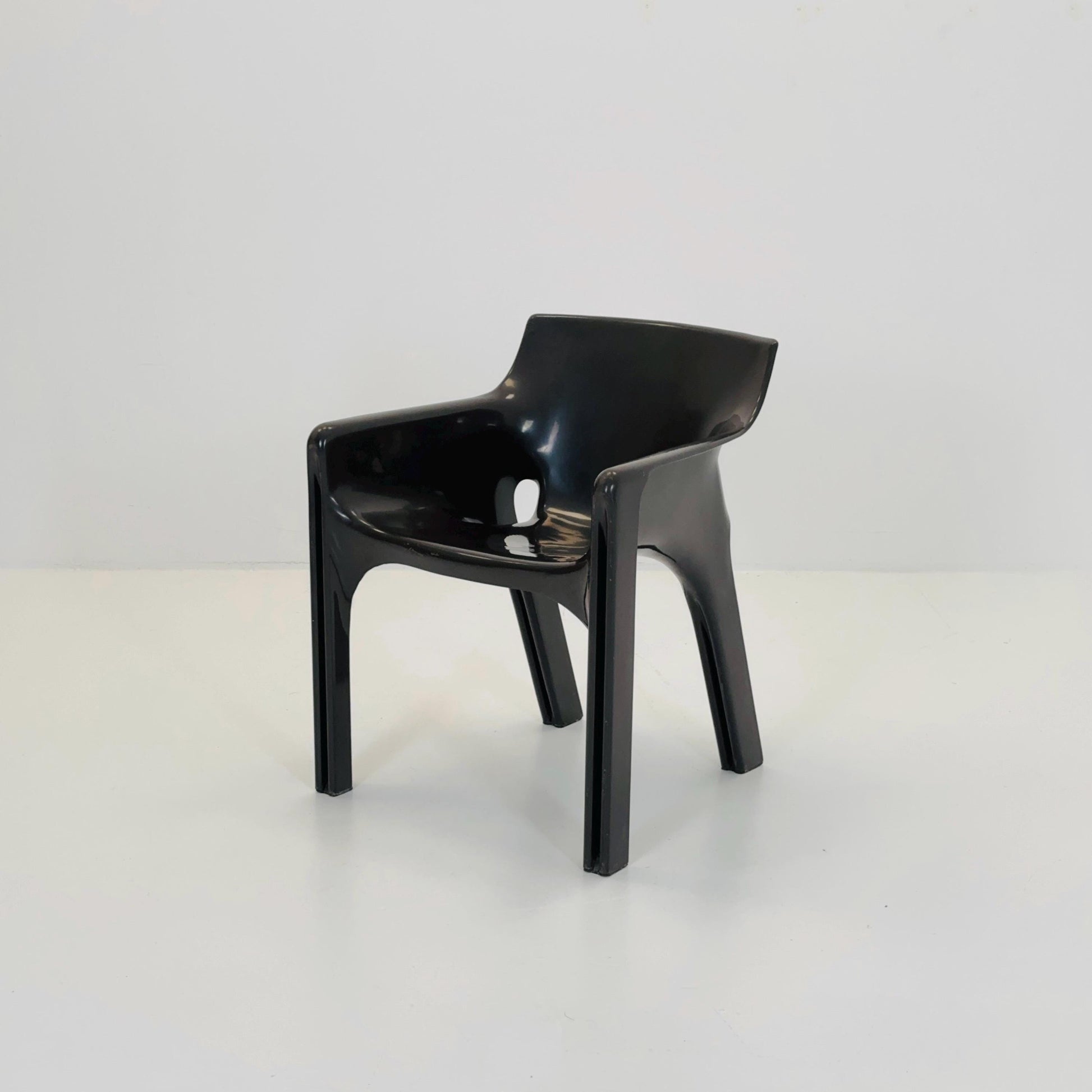 Gaudi Armchair by Vico Magistretti for Artemide Italy 1970s