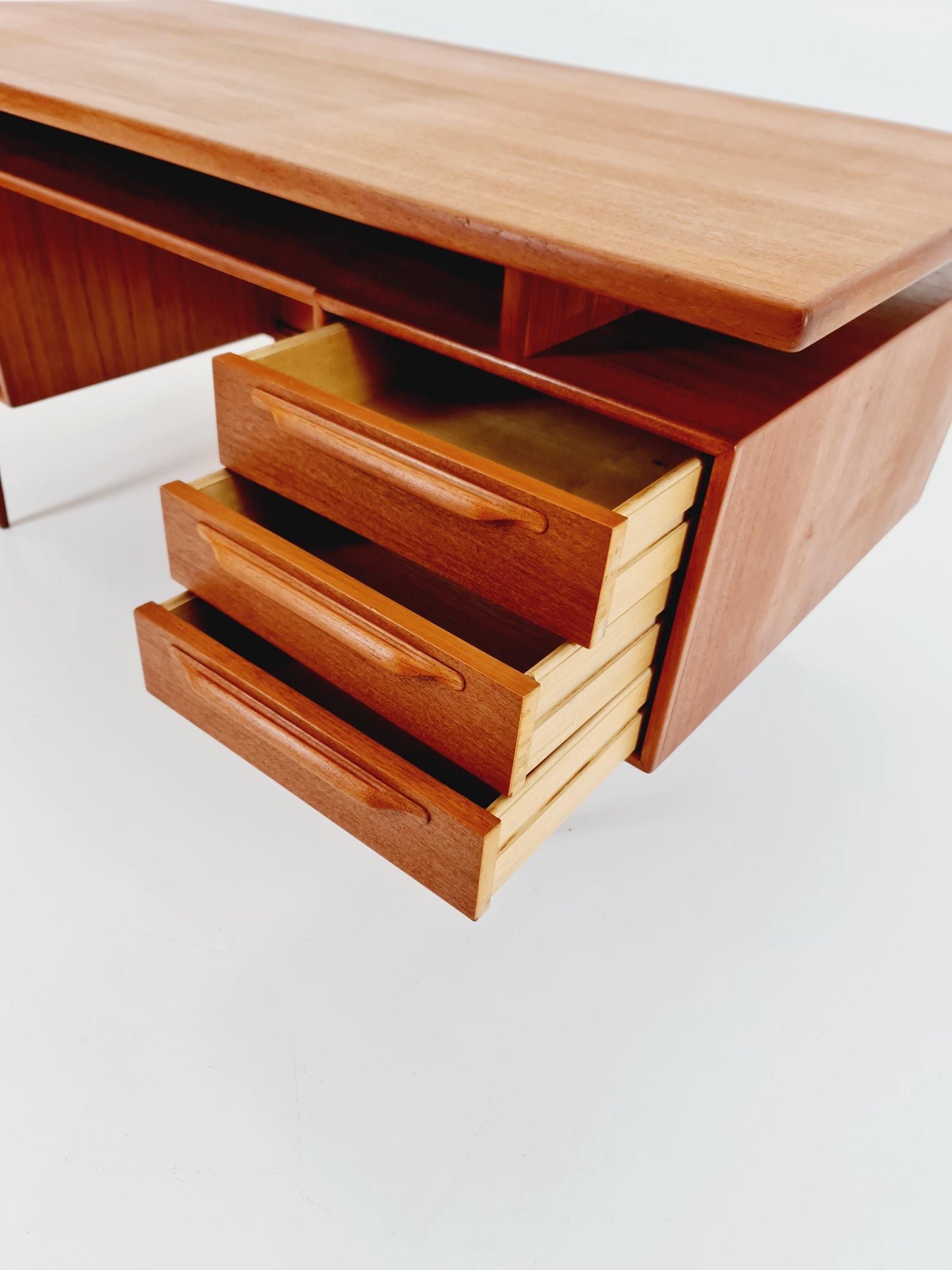 German Teak desk, model Executive Desk by Heinrich Riestenplatt , Model RT 200 , 1960s