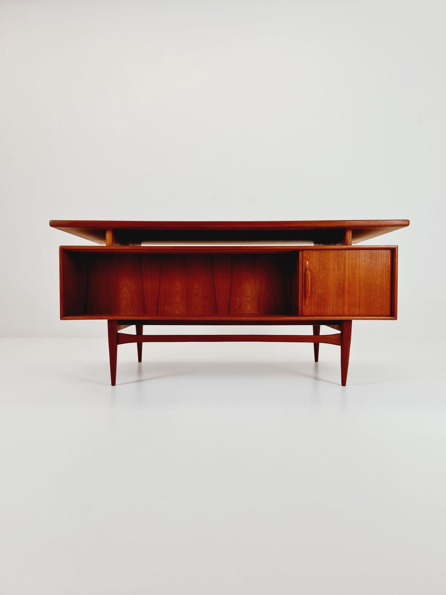 German Teak desk, model Executive Desk by Heinrich Riestenplatt , Model RT 200 , 1960s
