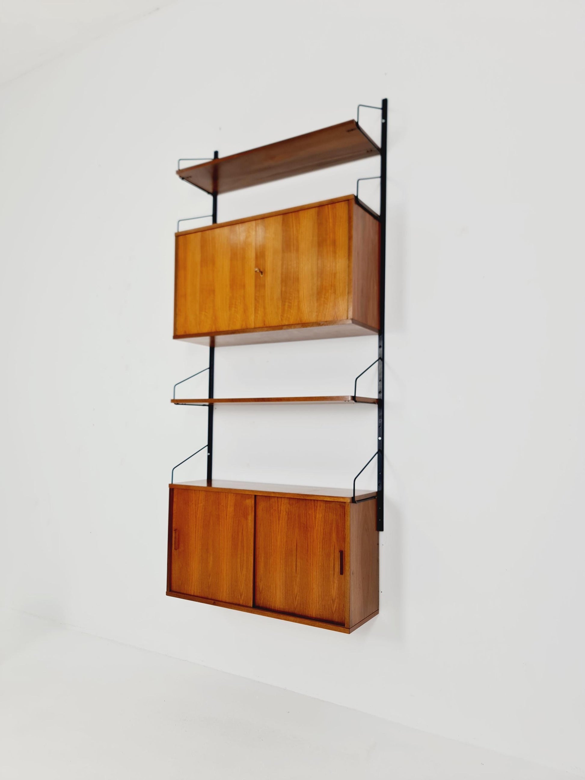 String shelf-system, bookcase with 2 cabinet Walnut Germany, 1950s