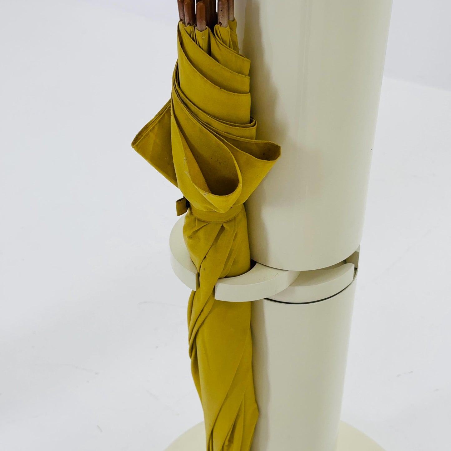 1 of 3 Italian white Space Plata Coat Planta Rack by Giancarlo Piretti for Castelli / Anonima Castelli, 1970s