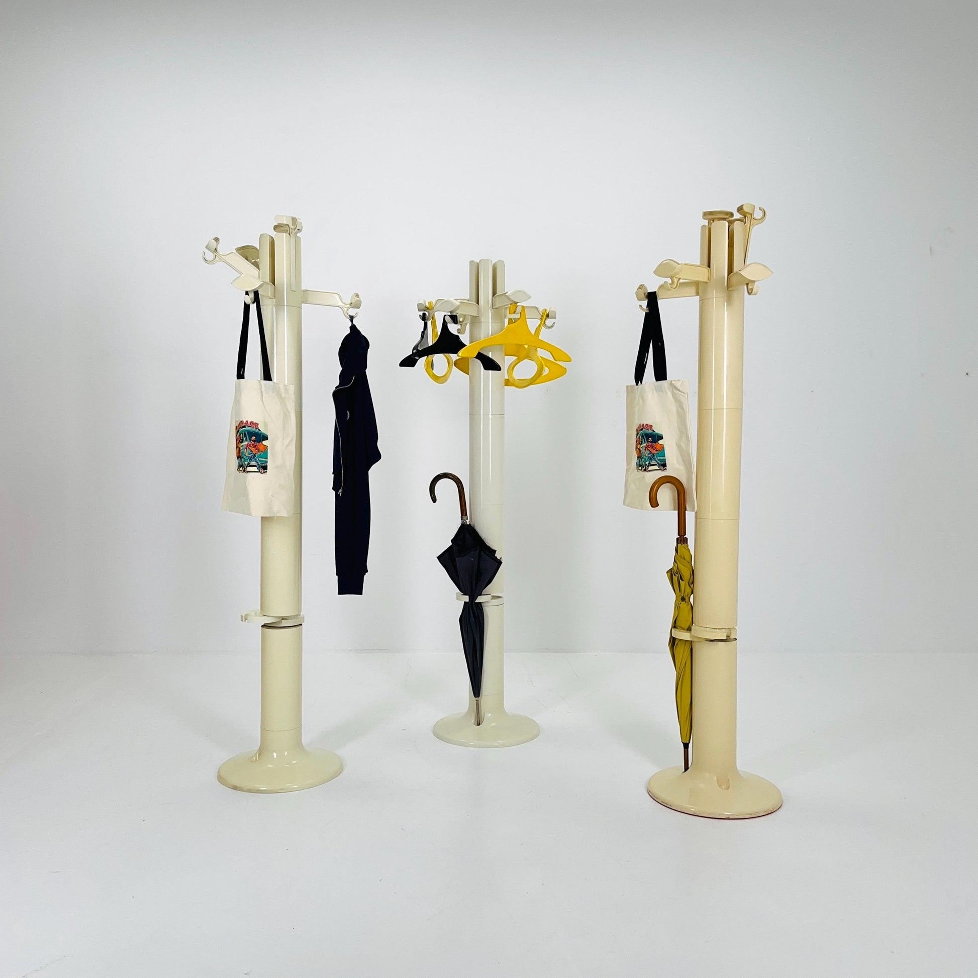 1 of 3 Italian white Space Plata Coat Planta Rack by Giancarlo Piretti for Castelli / Anonima Castelli, 1970s