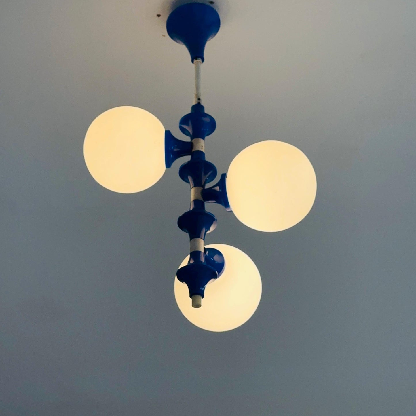 Mid century Richard Essig Space Age Ceiling Light 1970s Sputnik Lamp with 3 Glass Globes