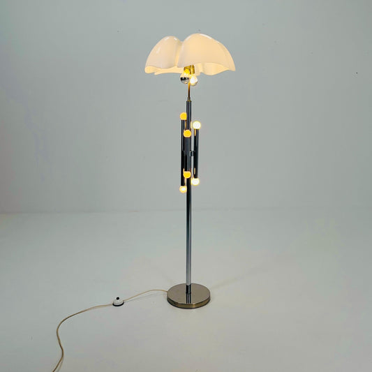 Iconic rare Mid-Century Modern Design Pipistrello Floor Lamp by Gae Aulenti for Martinelli Luce – 1970s Italy