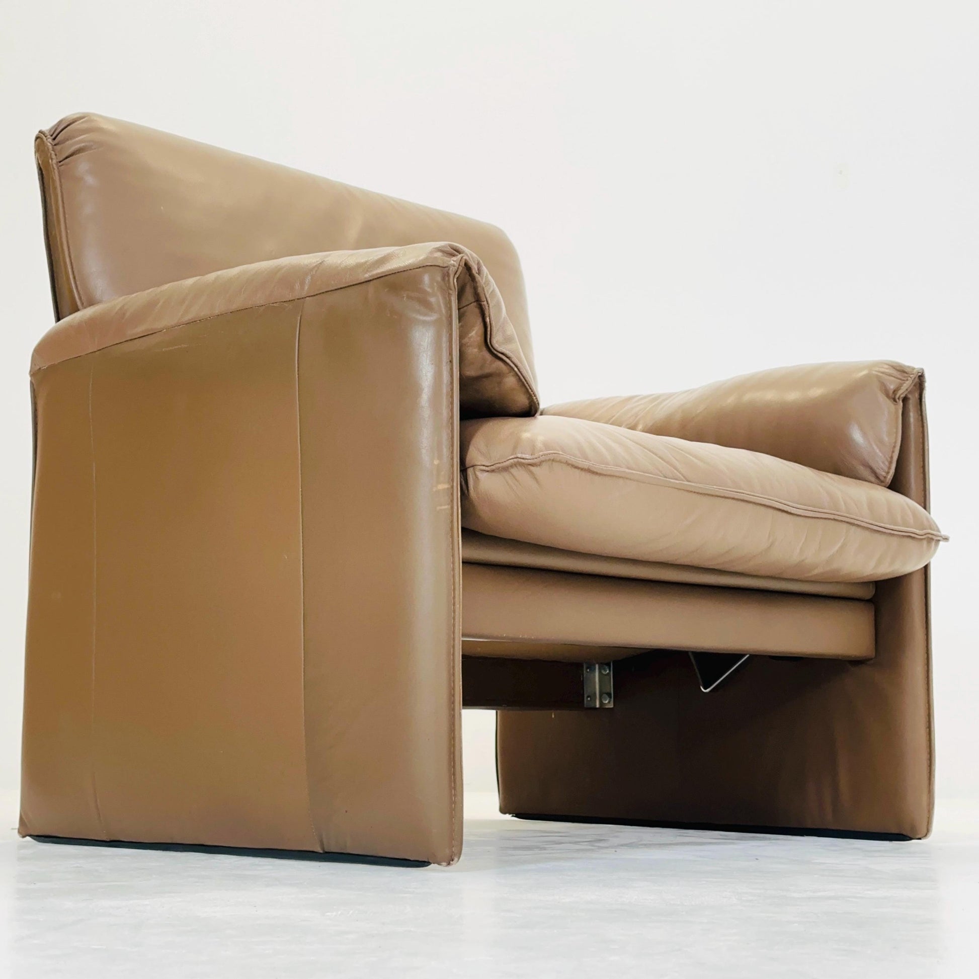 Mid Century Modern Bora Armchair in Cappuccino Leather by Alex Enthoven, for Leolux 1980s Netherlands