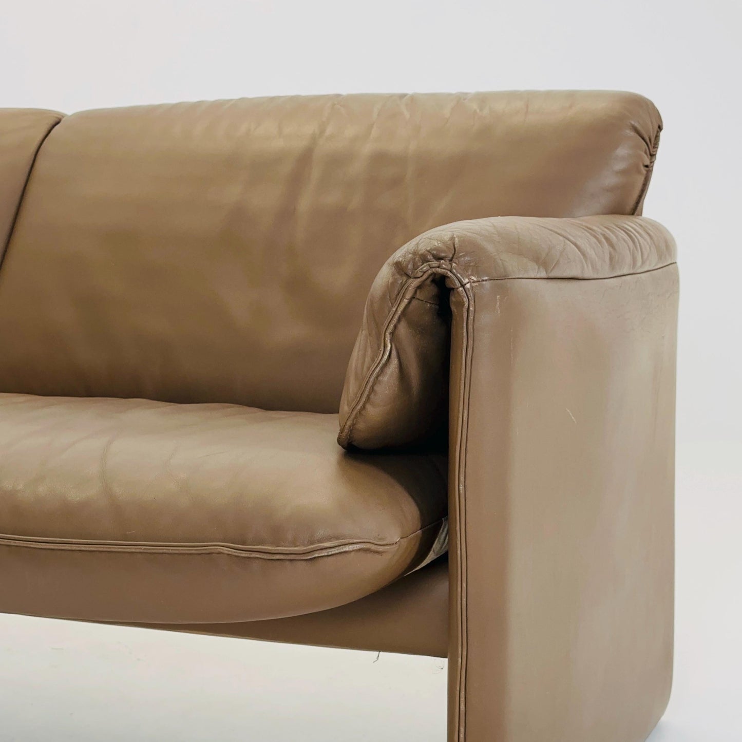 Mid Century Modern Bora 3-seat sofa in Cappuccino Leather by Alex Enthoven, for Leolux 1980s Netherlands