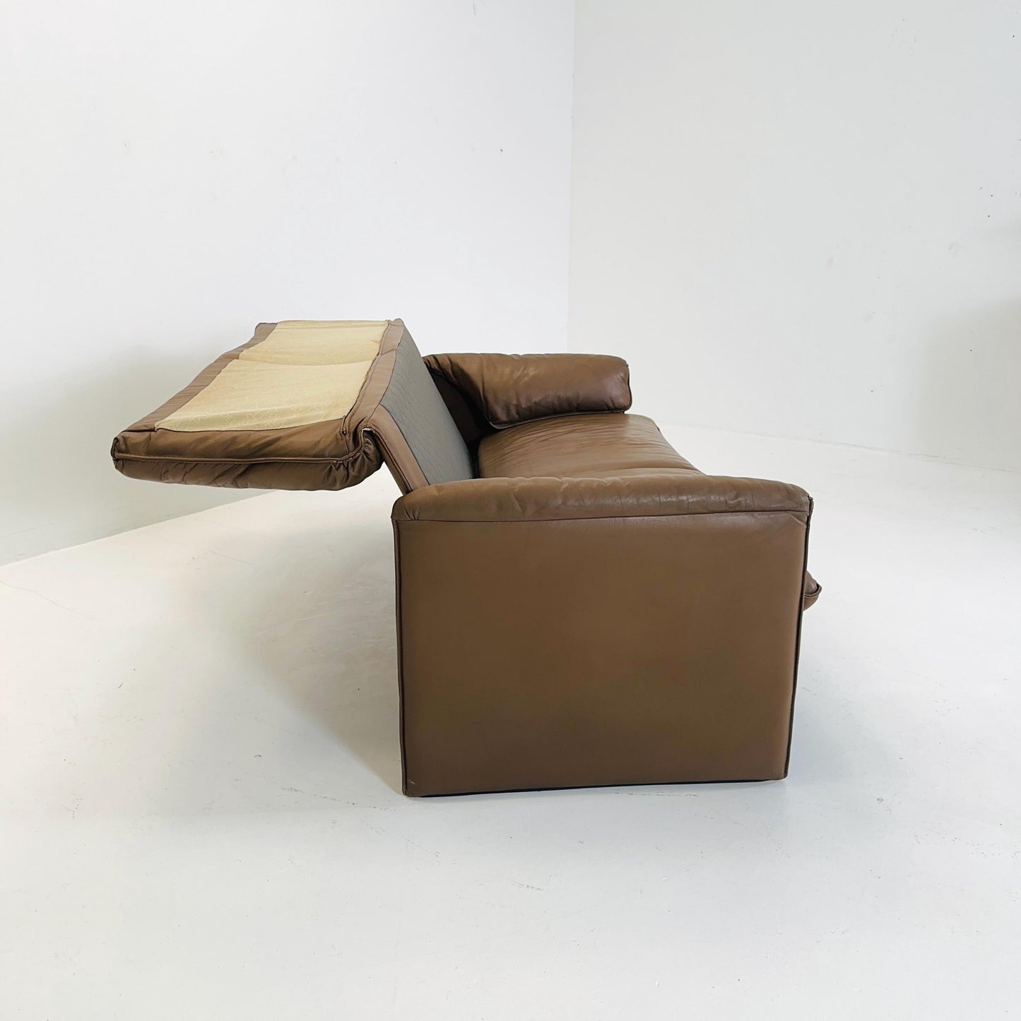 Mid Century Modern Bora 3-seat sofa in Cappuccino Leather by Alex Enthoven, for Leolux 1980s Netherlands