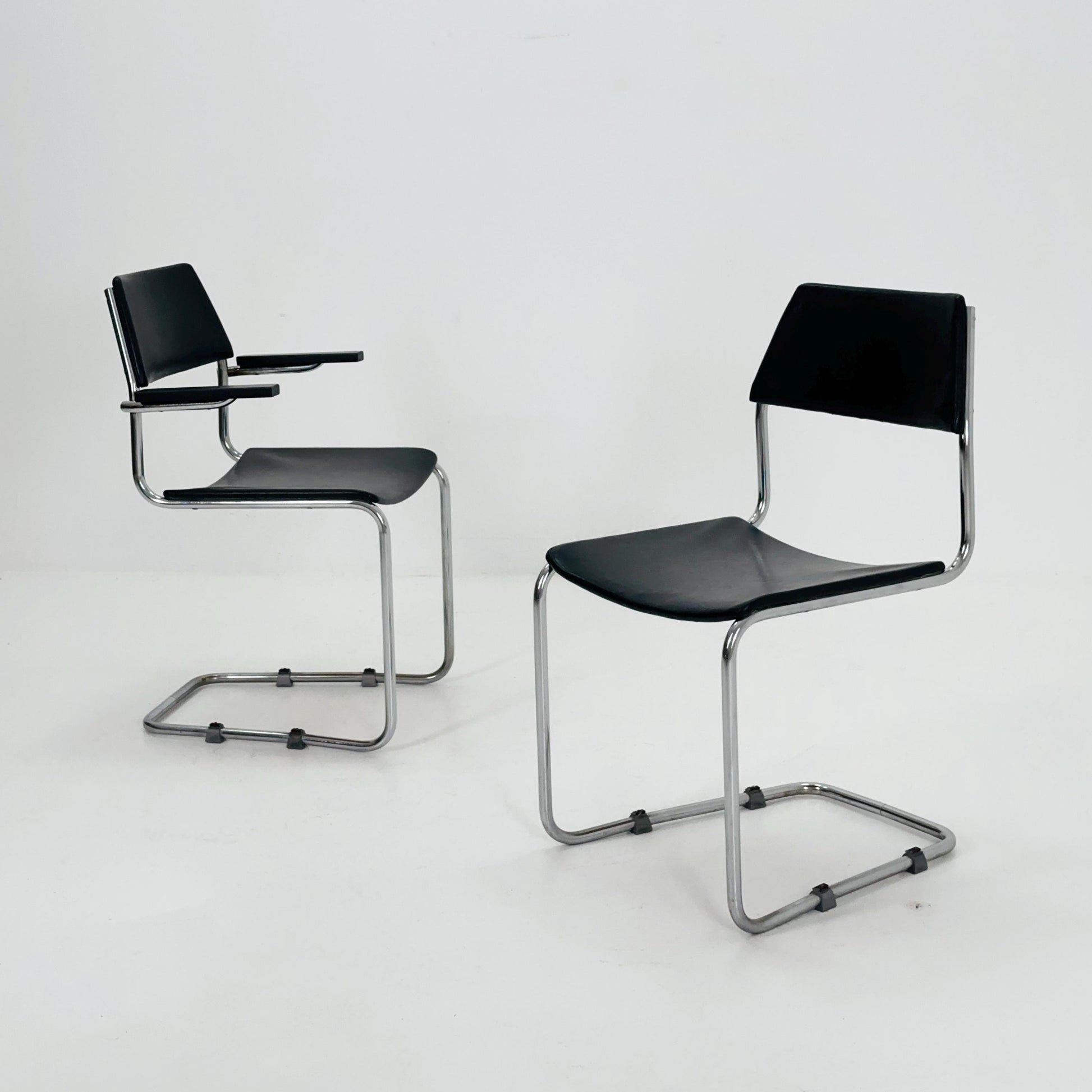 Set of 2 Bauhaus Cantilever Chairs by Mauser Werke Waldeck – Armchair & Side Chair, 1940s Germany