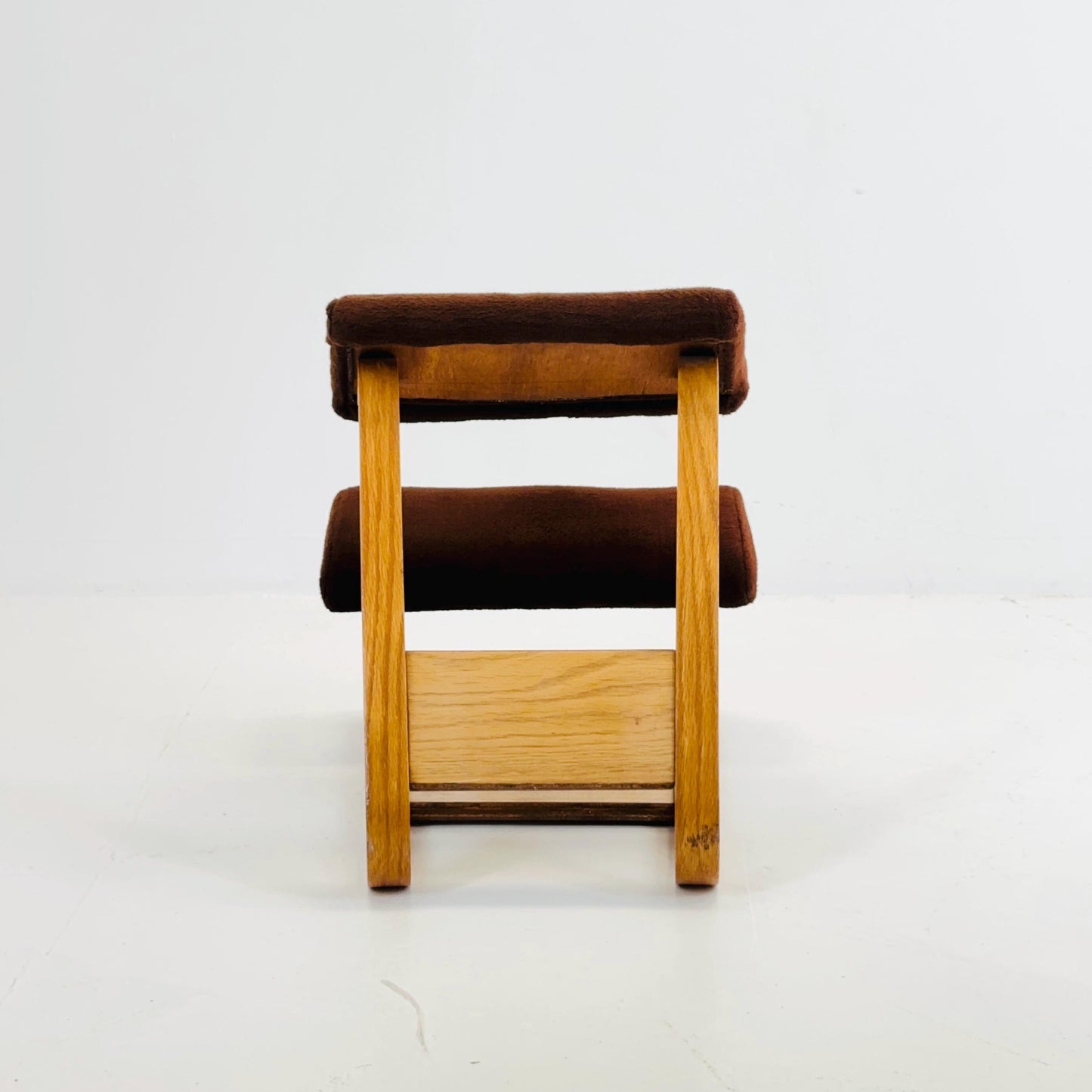 Mid-Century Modern Ergonomic Kneeling Chair by British Design Corp – Brown Upholstery & Bentwood Frame –1980s