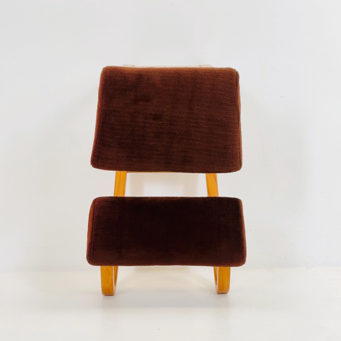 Mid-Century Modern Ergonomic Kneeling Chair by British Design Corp – Brown Upholstery & Bentwood Frame –1980s