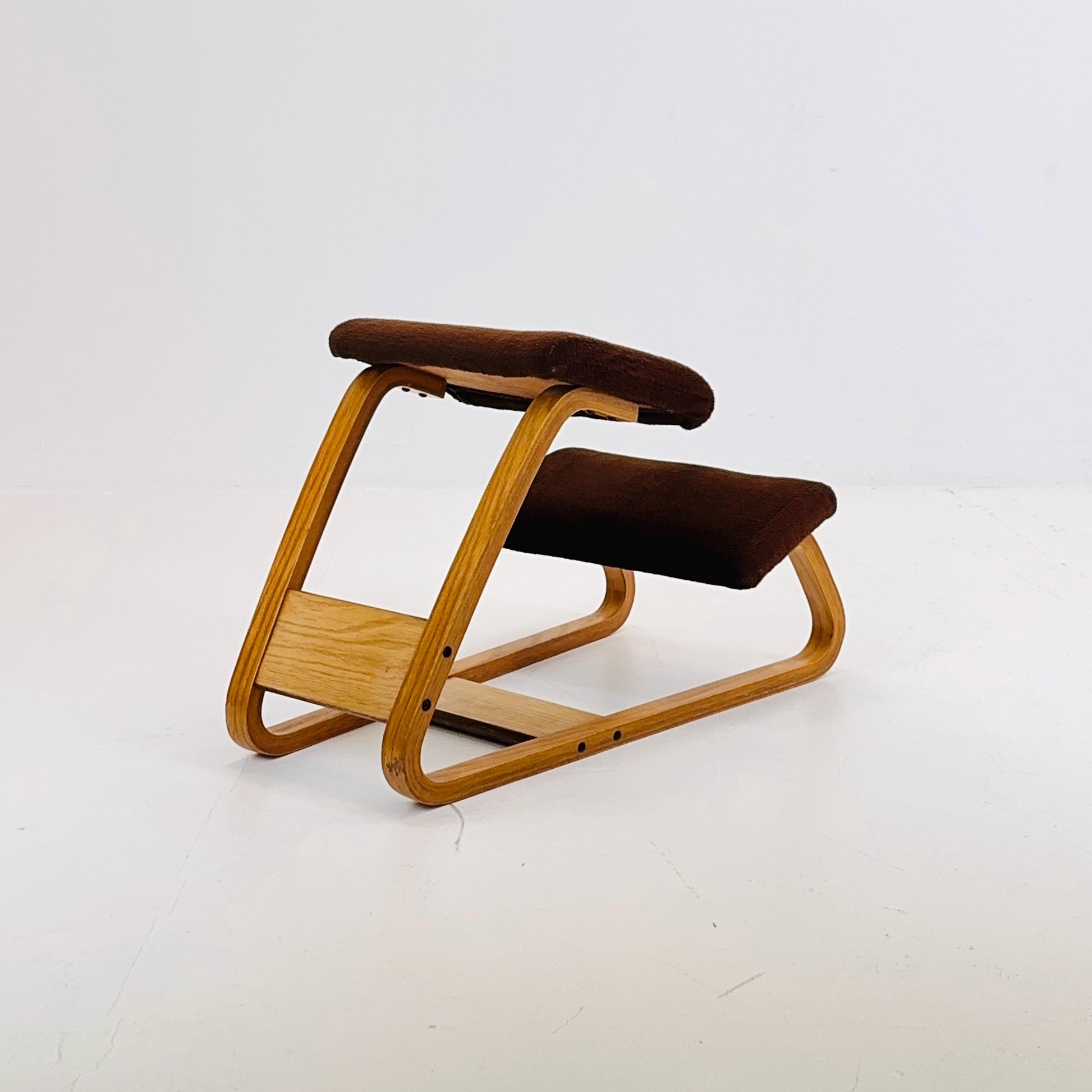 Mid-Century Modern Ergonomic Kneeling Chair by British Design Corp – Brown Upholstery & Bentwood Frame –1980s
