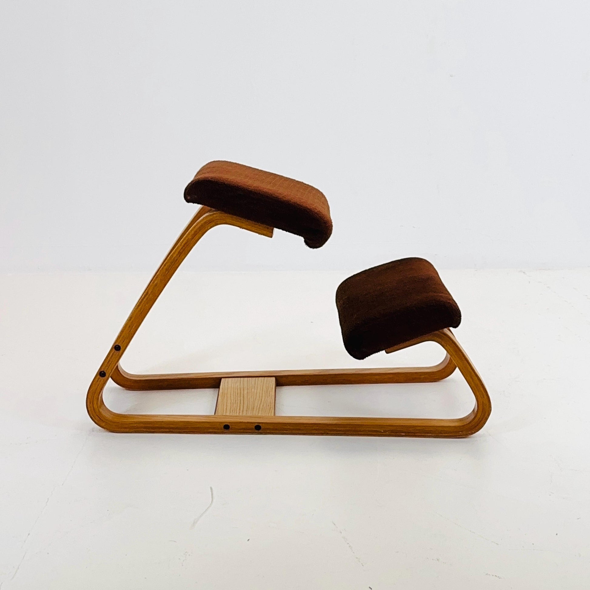 Mid-Century Modern Ergonomic Kneeling Chair by British Design Corp – Brown Upholstery & Bentwood Frame –1980s