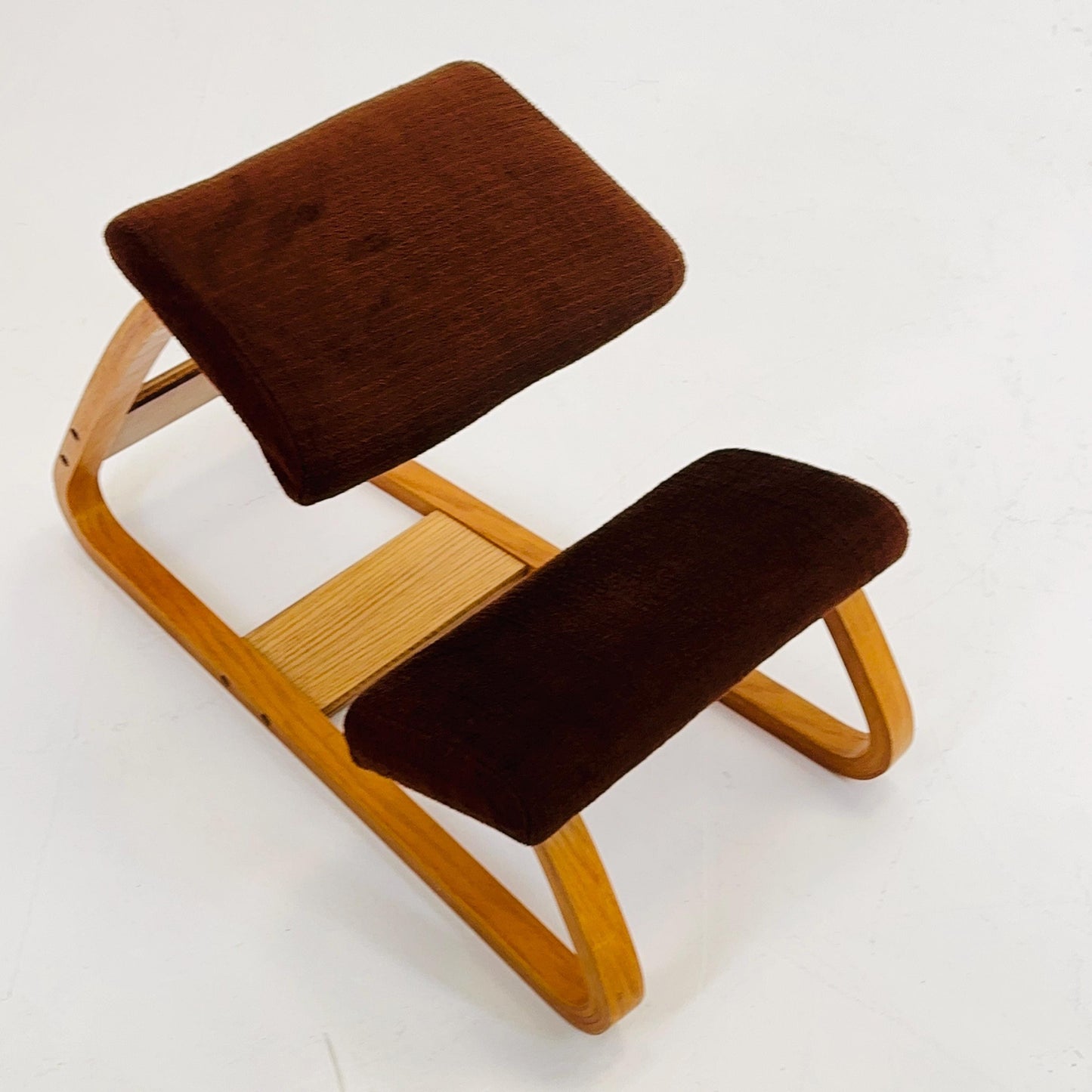 Mid-Century Modern Ergonomic Kneeling Chair by British Design Corp – Brown Upholstery & Bentwood Frame –1980s