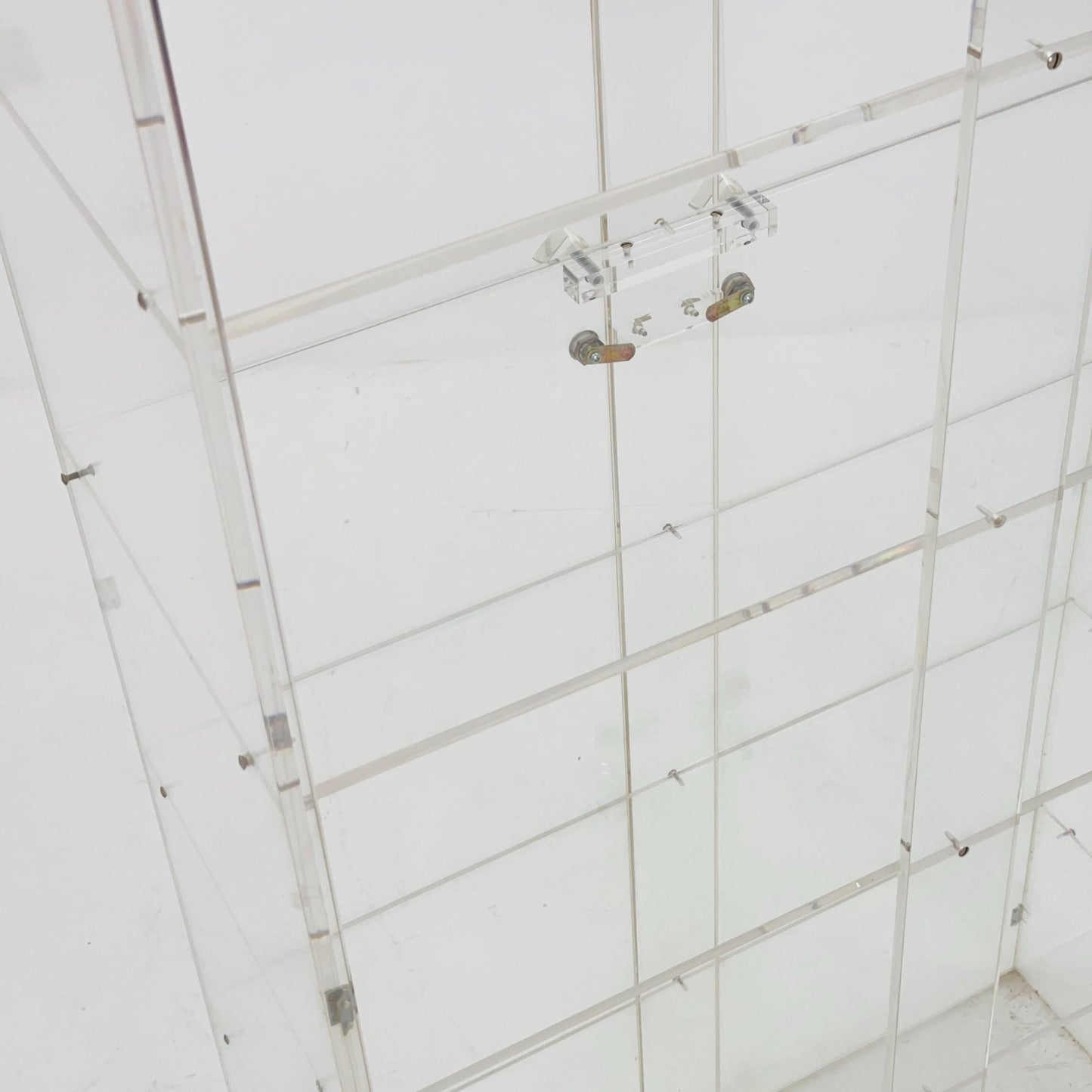 Mid Century Space Age Cabinet Vitrine | Italian Design 1980s | Plexiglass Shelves | Double-Sided Doors