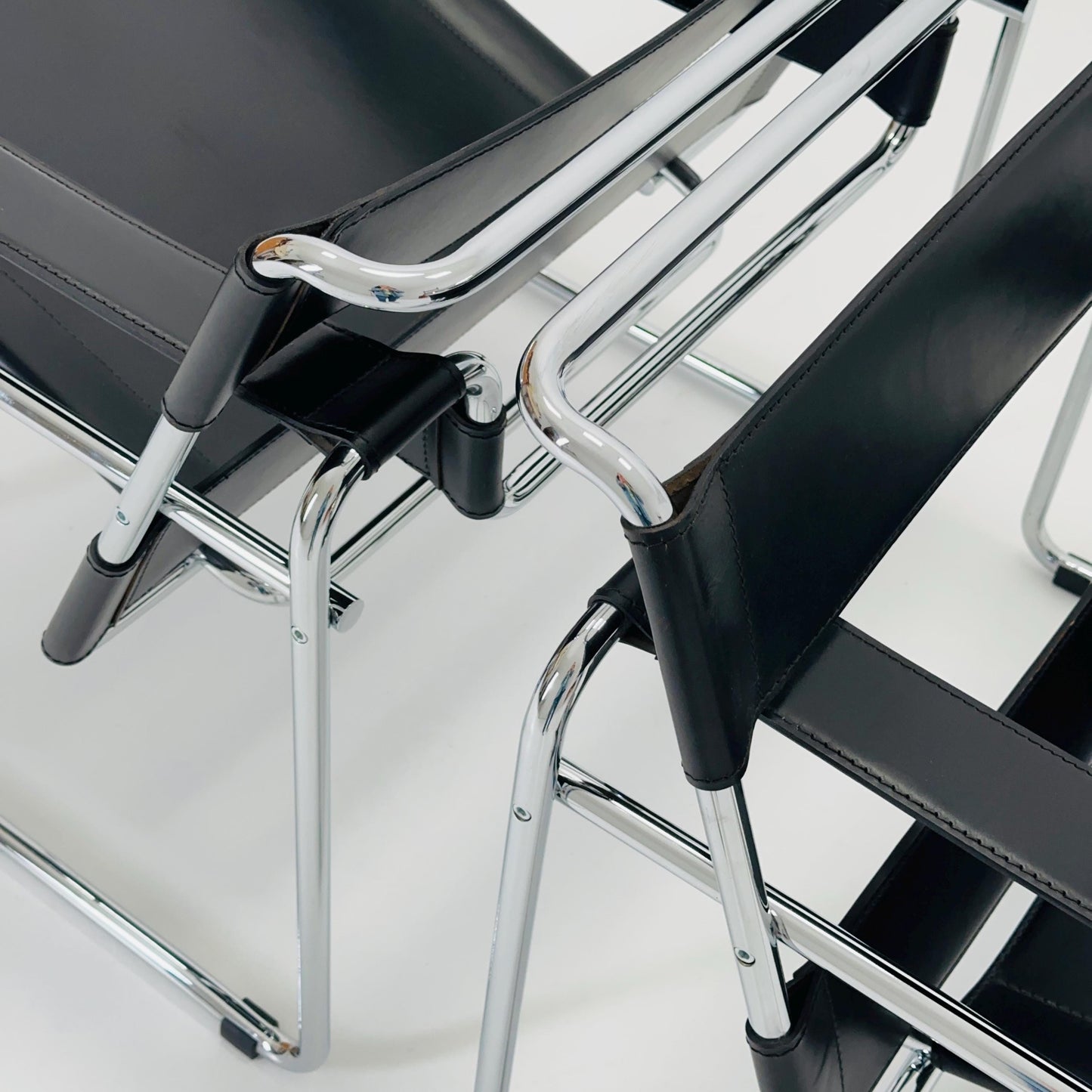 Set of 2 Mid century black B3 WASSILY Lounge armchair by Marcel Brauer 1990s Italy