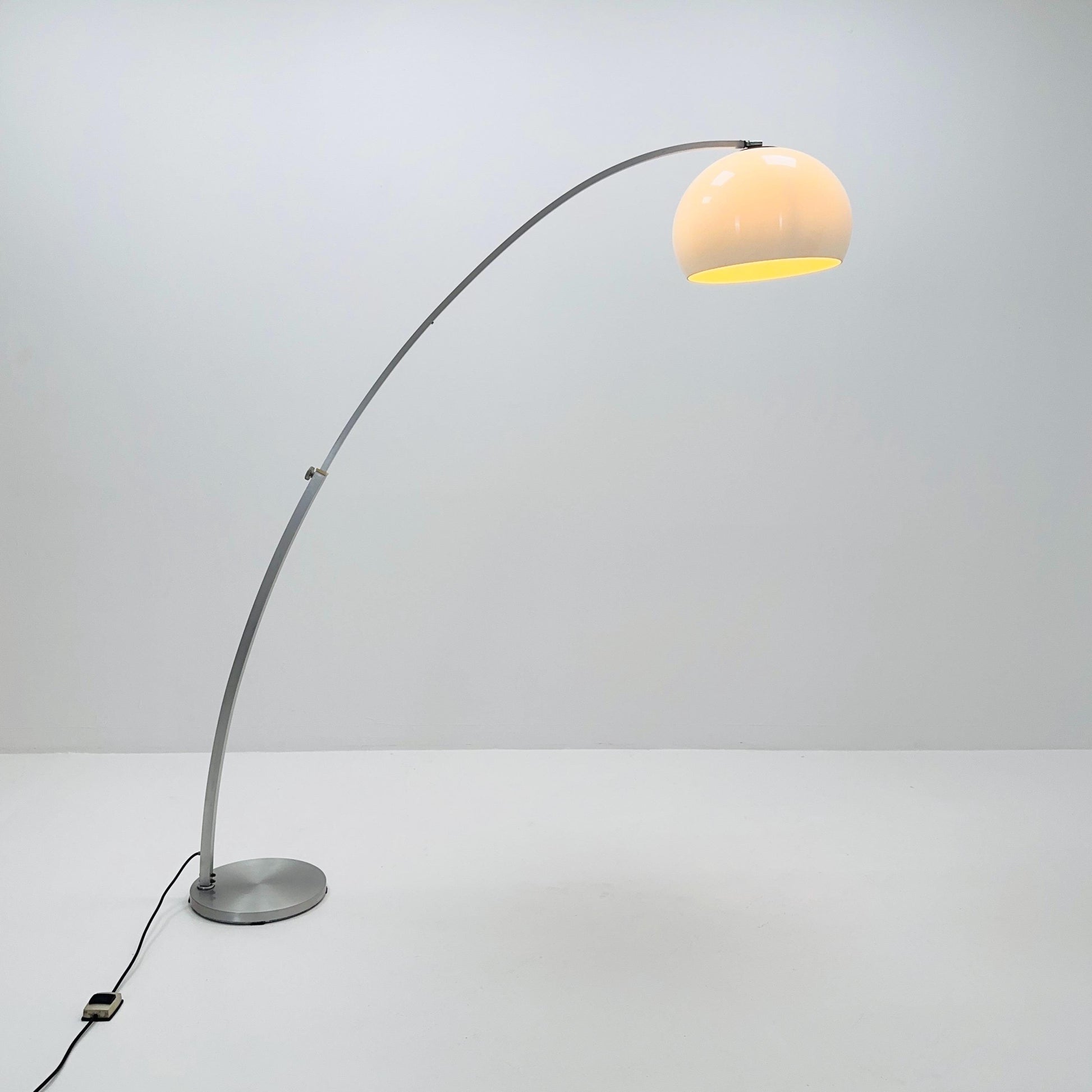 Mid-Century Large Italian Space Age Arched Floor Lamp, 1970s