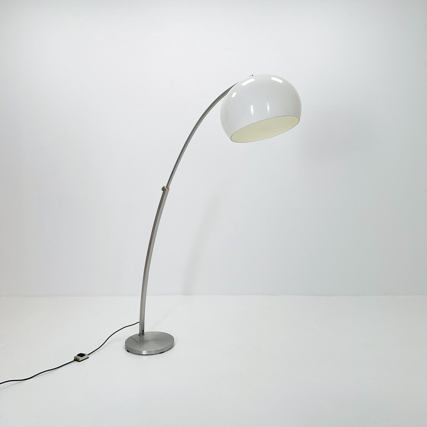Mid-Century Large Italian Space Age Arched Floor Lamp, 1970s