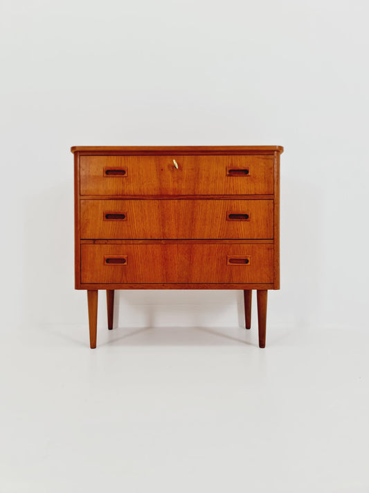 Midcentury danish design chest of drawers / drawer dresser /3 drawers cabinet, 1960s
