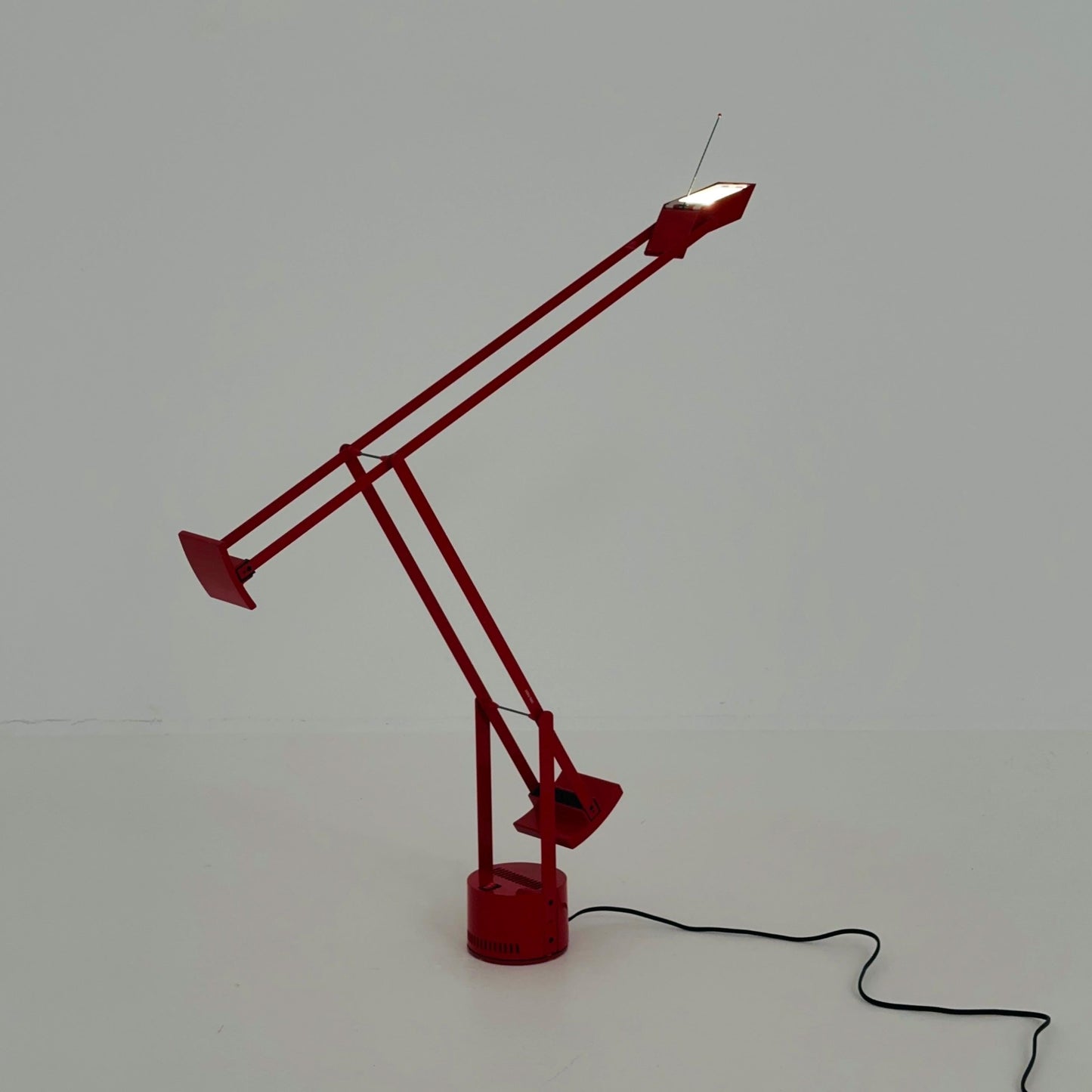 Mid century Red Italian Tizio Table Lamp by Richard Sapper for Artemide – 1970s Italy