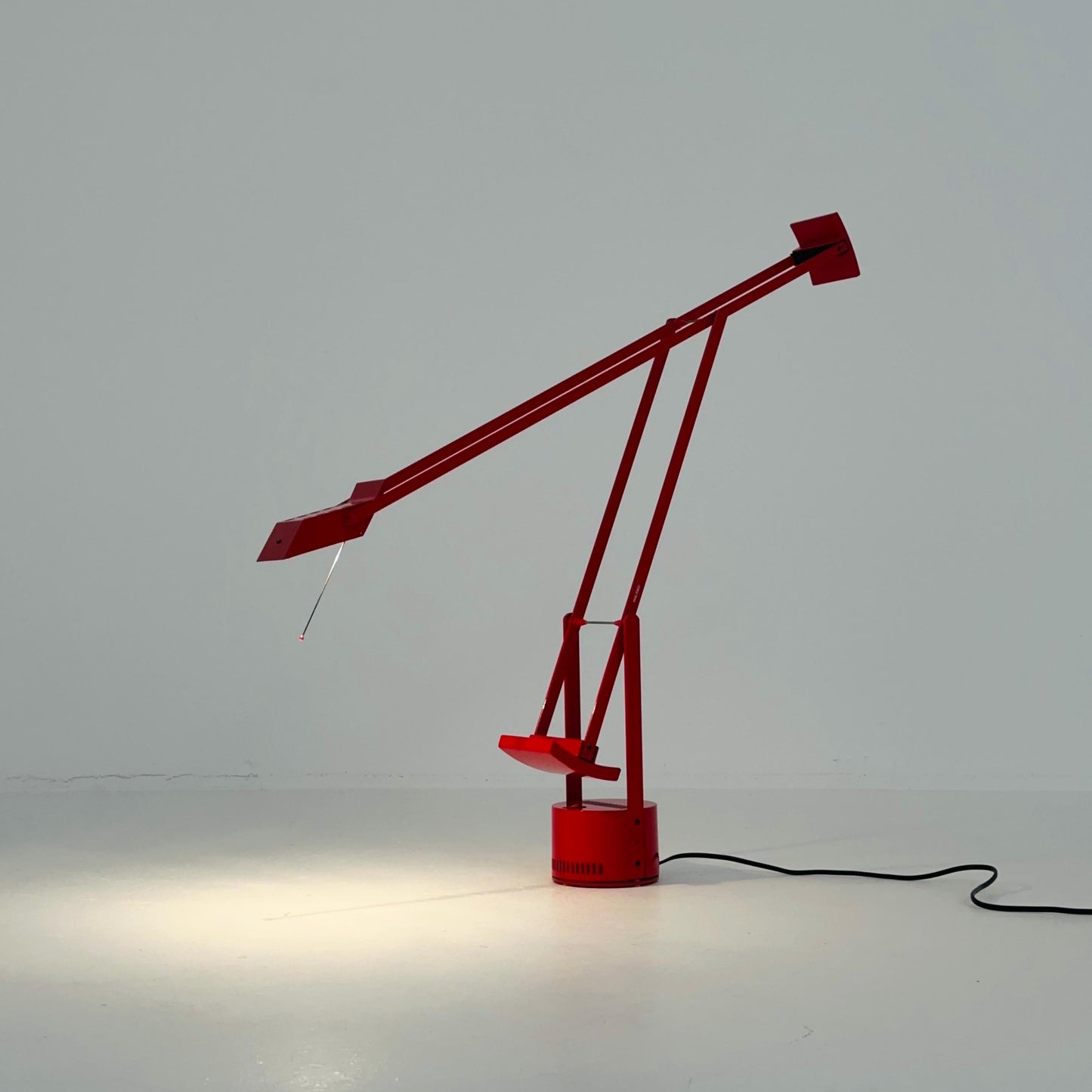 Mid century Red Italian Tizio Table Lamp by Richard Sapper for Artemide – 1970s Italy