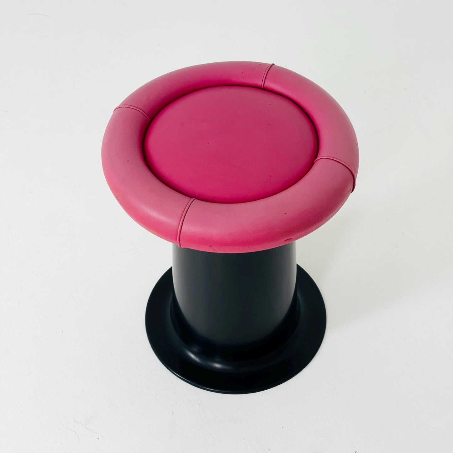 Mid-Century Stools by Yrjö Kukkapuro for Haimi, Finland, 1960s – Fiberglass & Leather Design Icons