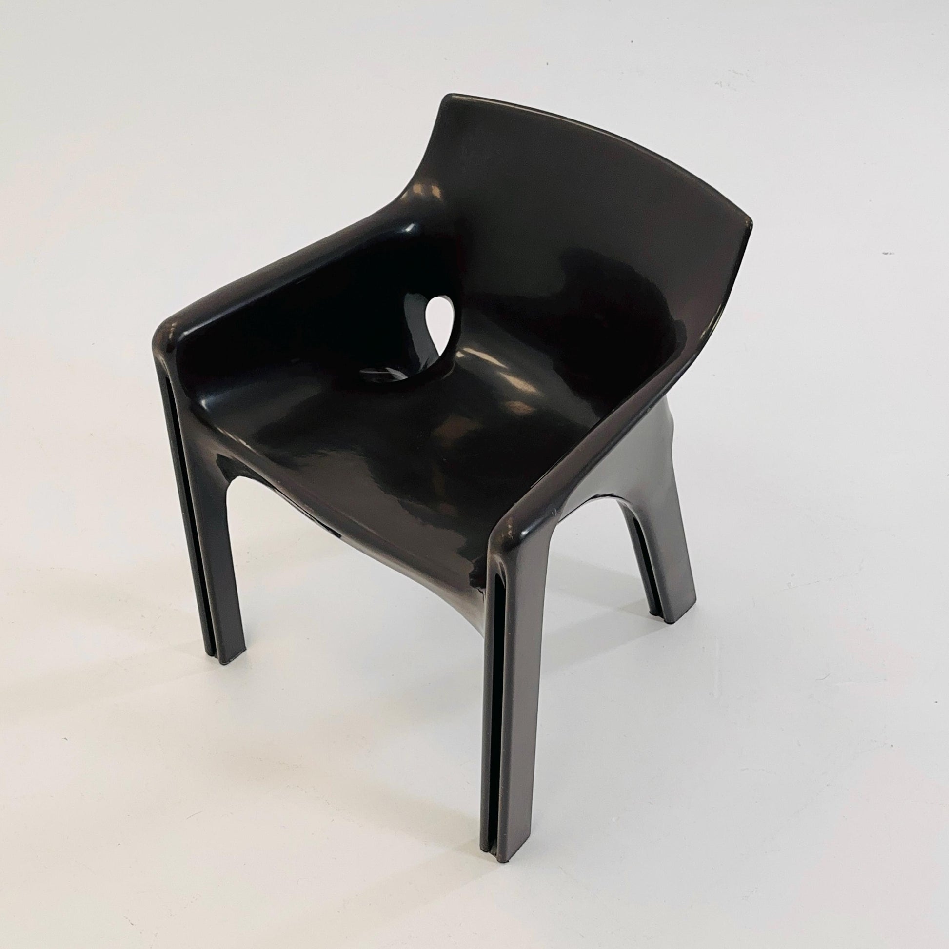 Gaudi Armchair by Vico Magistretti for Artemide Italy 1970s