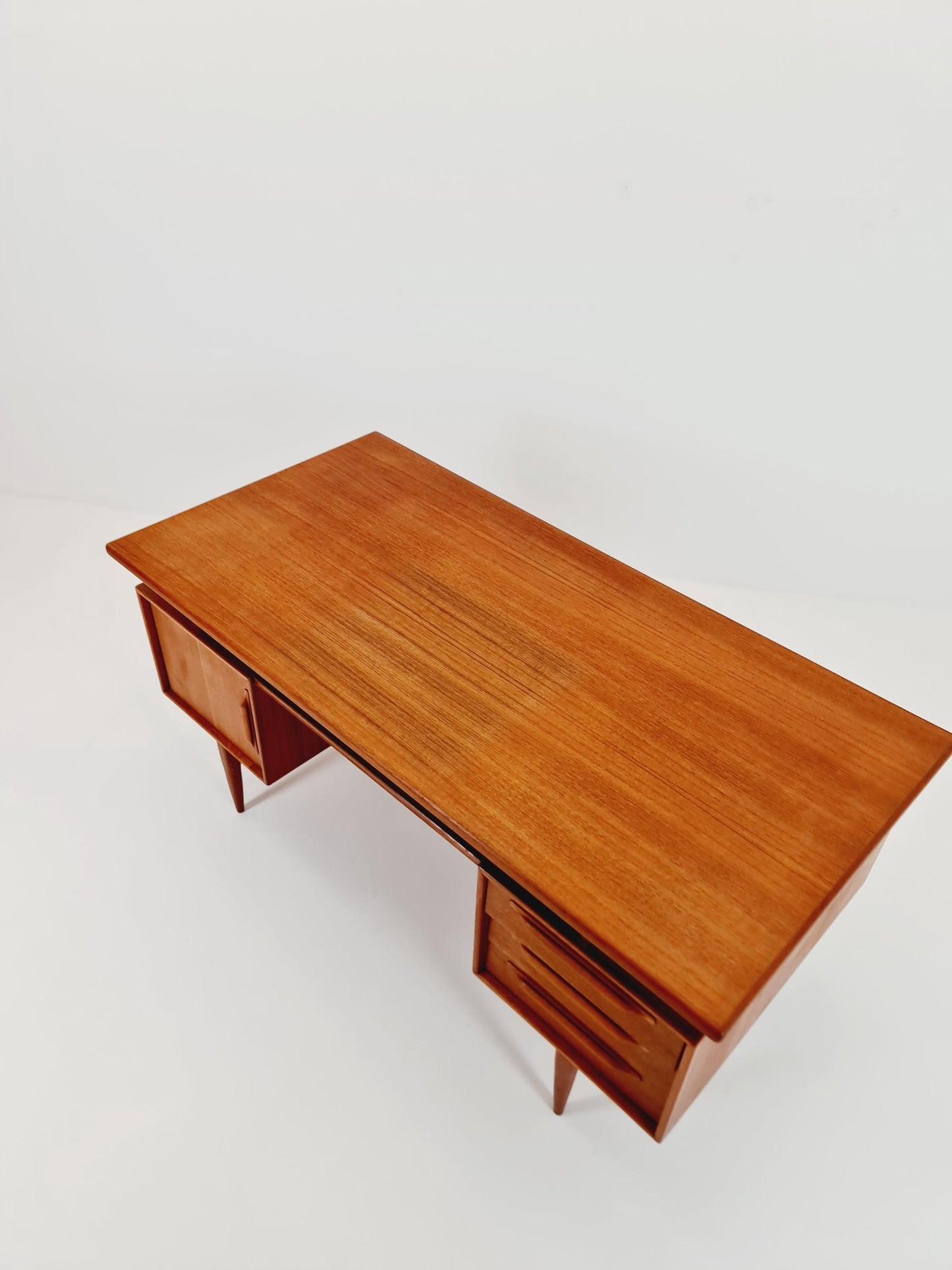 German Teak desk, model Executive Desk by Heinrich Riestenplatt , Model RT 200 , 1960s