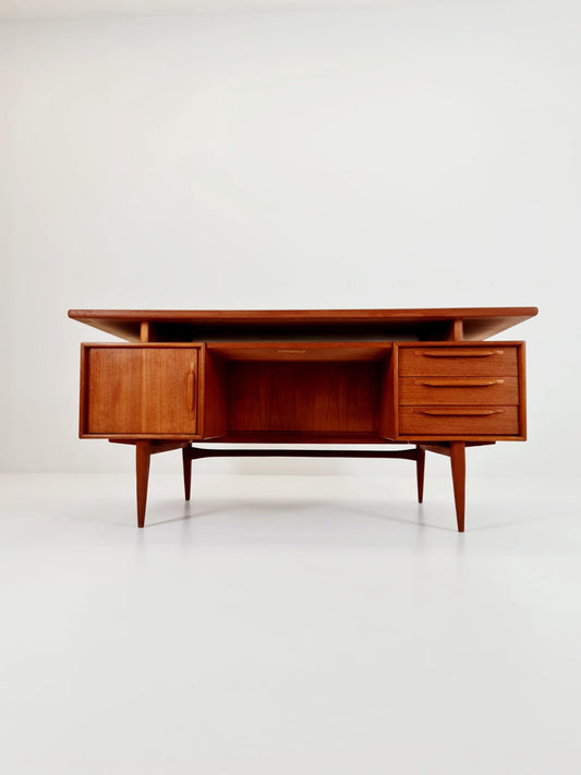 German Teak desk, model Executive Desk by Heinrich Riestenplatt , Model RT 200 , 1960s