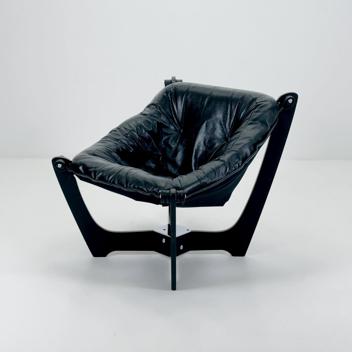 Mid century Luna Lounge Chair by Odd Knutsen for Hjellegjerde Mobler – 1970s Norway