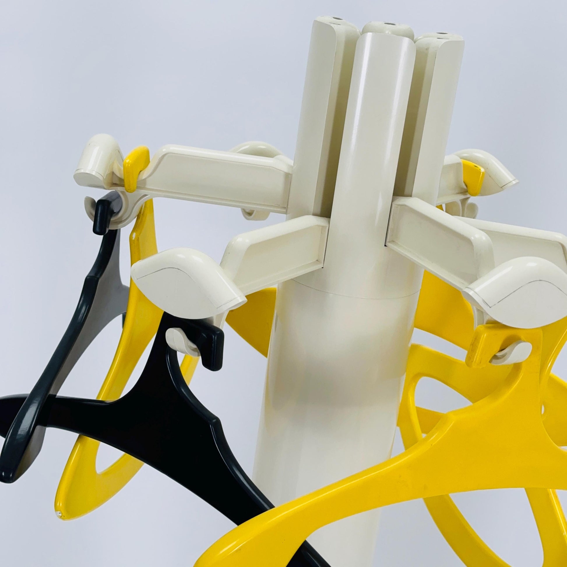 1 of 3 Italian white Space Plata Coat Planta Rack by Giancarlo Piretti for Castelli / Anonima Castelli, 1970s