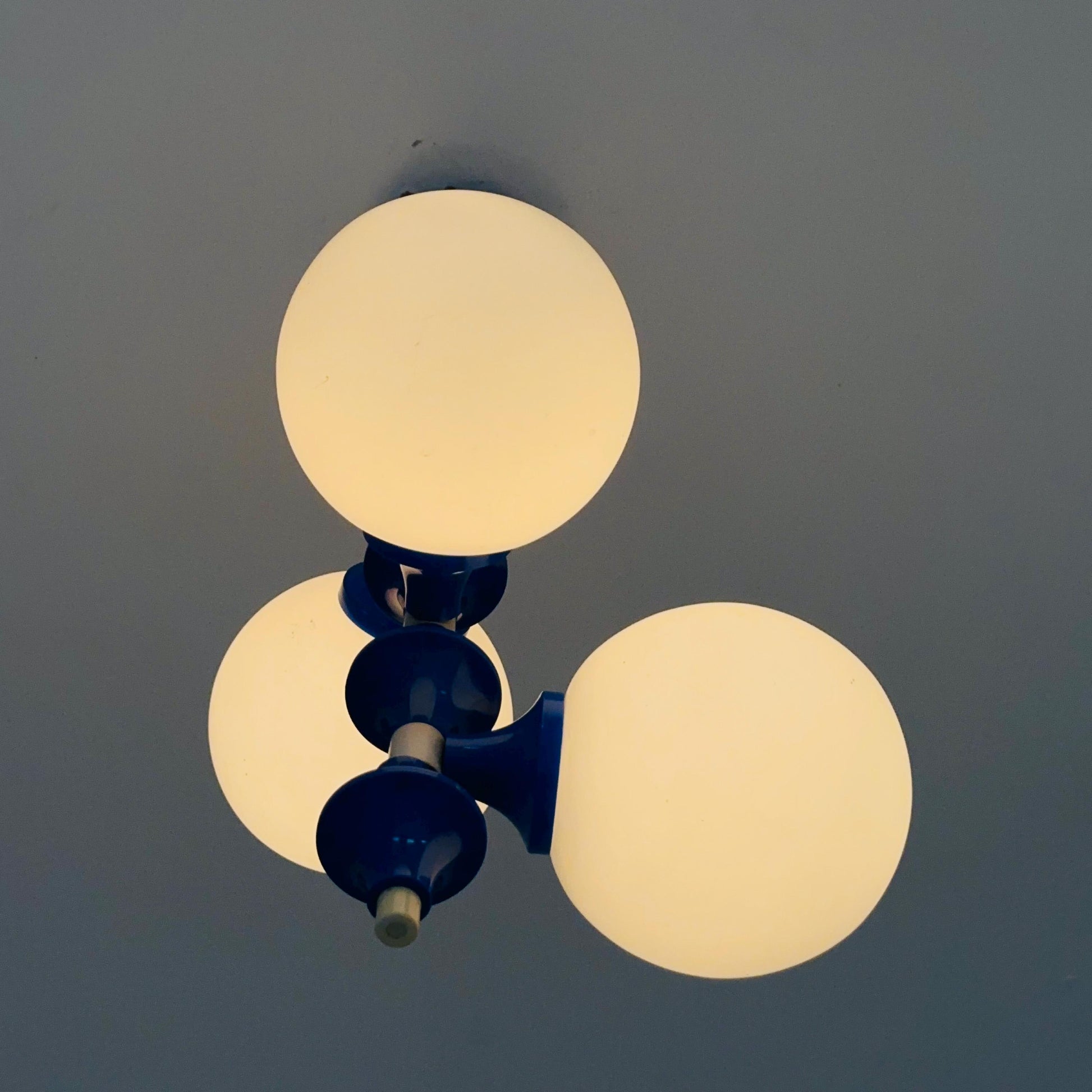 Mid century Richard Essig Space Age Ceiling Light 1970s Sputnik Lamp with 3 Glass Globes