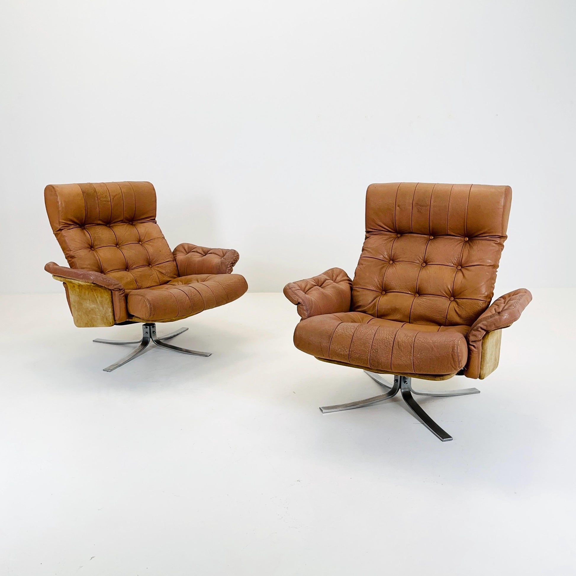 set of 2 Mid century Søren Nissen and Ebbe Gehl Lounge Chairs by Jeki Møbler Denmark 1960s