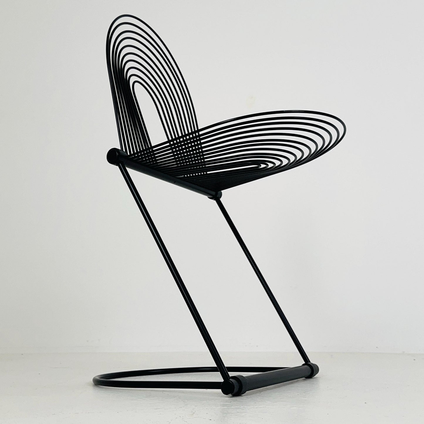 1 of 2 Mid century Postmodern Cantilever Swing Chairs by Herbert & Jutta Ohl for Lübke, Germamy 1980s
