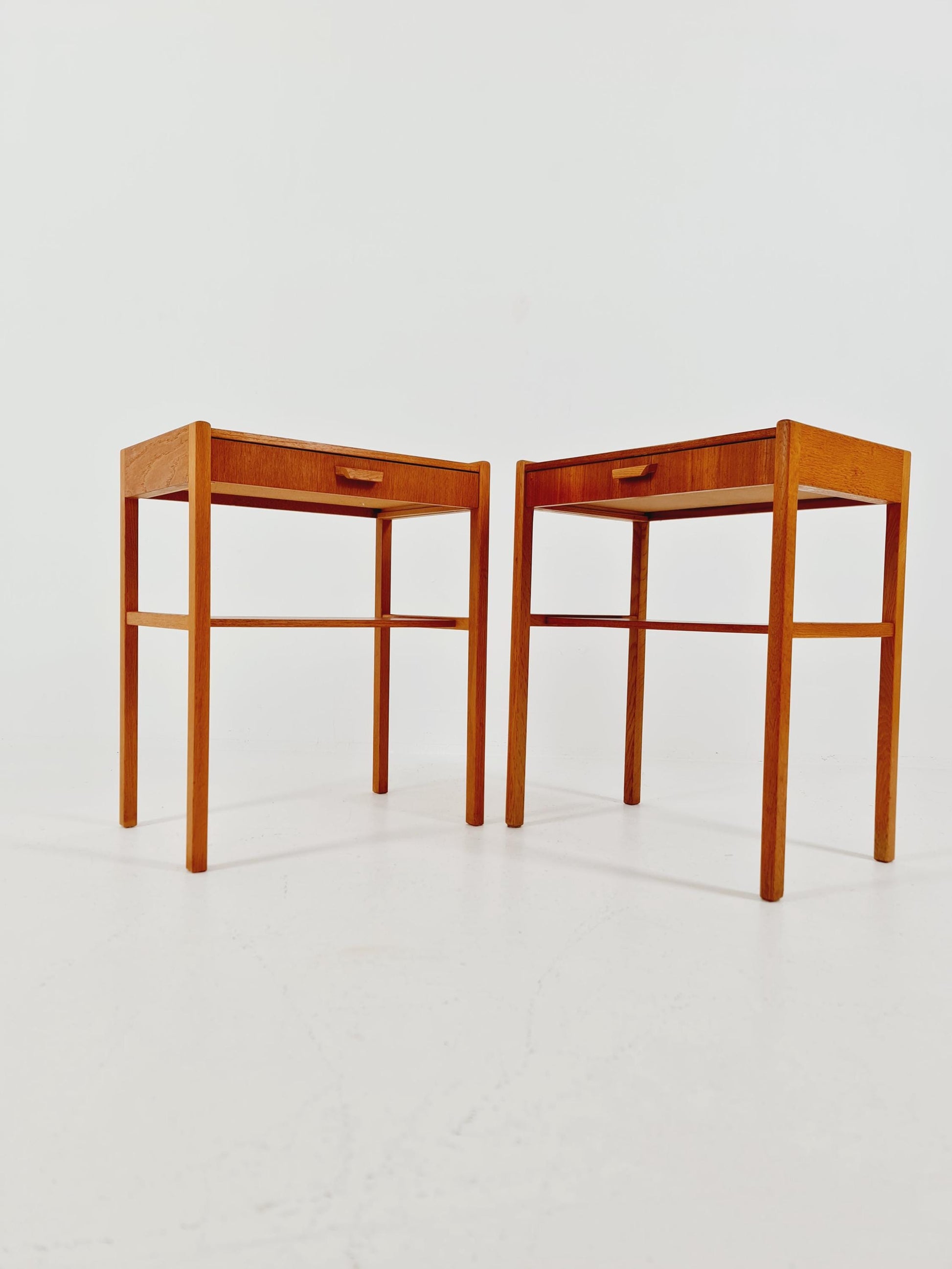 Pair of Swedish Midcentury Teak Vintage Side table/ Bedside table/ Night stand by Carlström & Co, 1960s