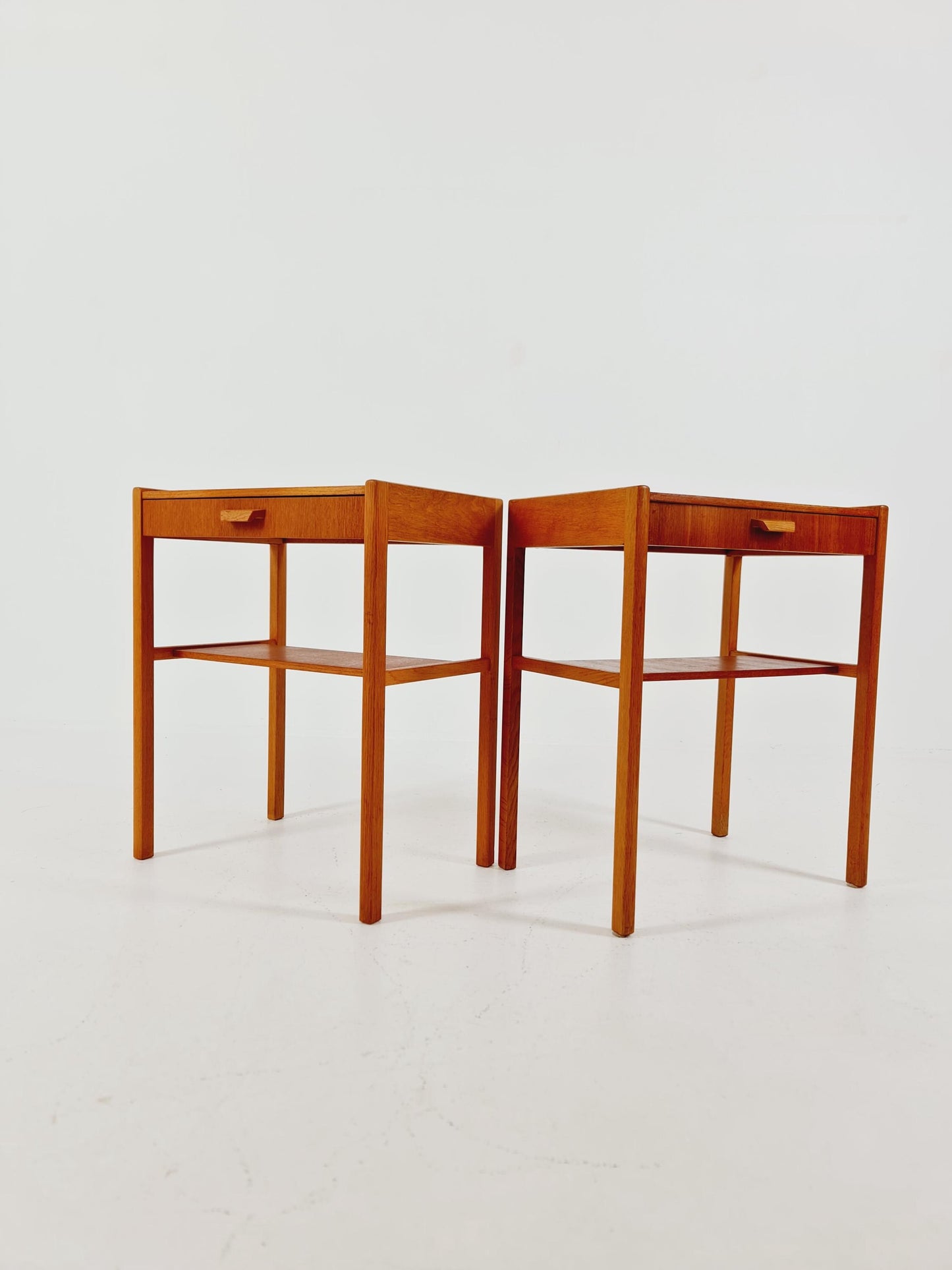 Pair of Swedish Midcentury Teak Vintage Side table/ Bedside table/ Night stand by Carlström & Co, 1960s