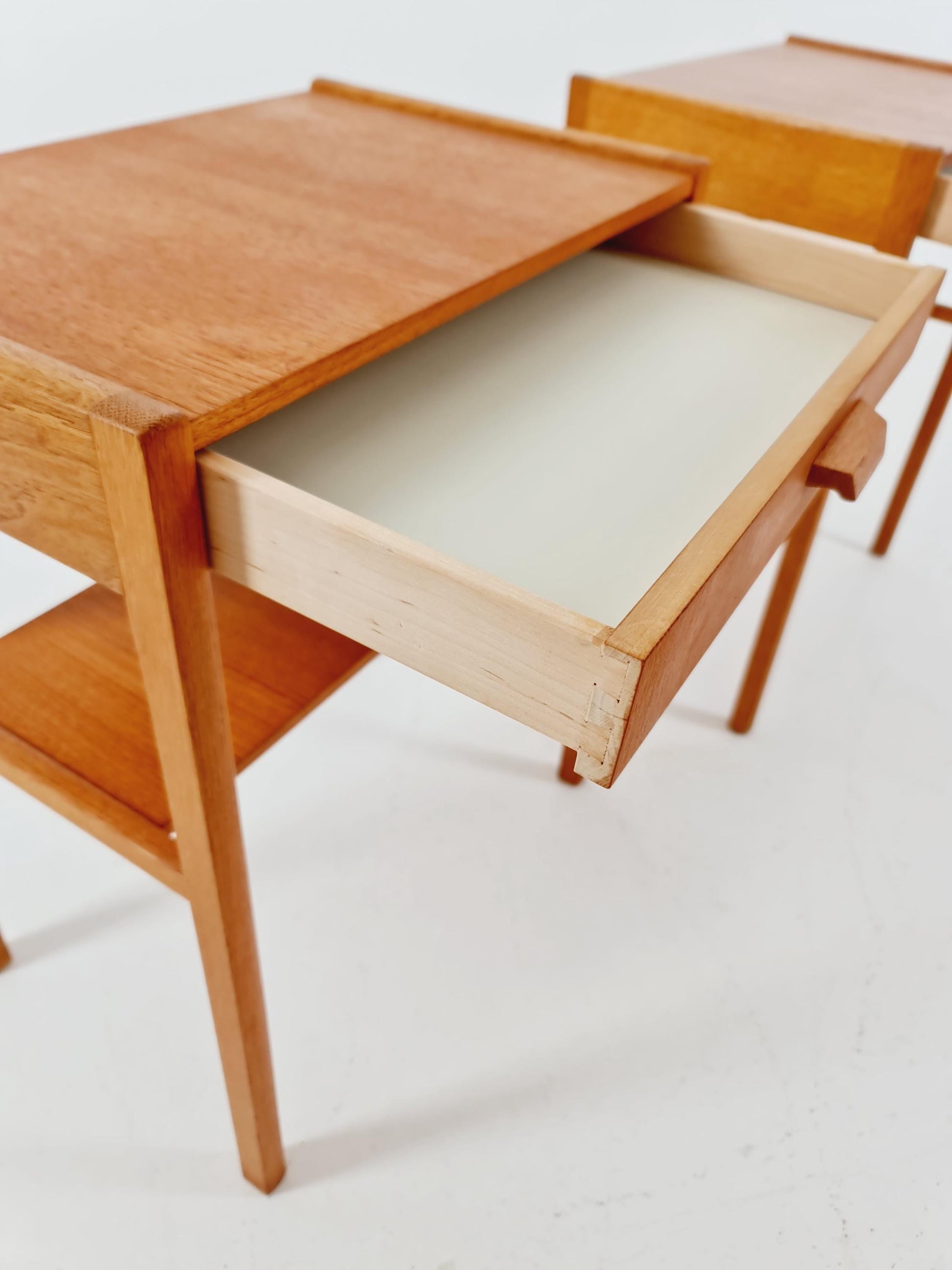 Pair of Swedish Midcentury Teak Vintage Side table/ Bedside table/ Night stand by Carlström & Co, 1960s