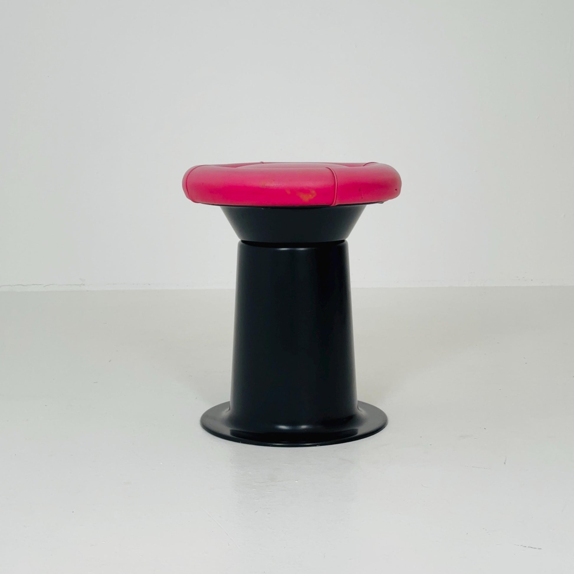 Mid-Century Stools by Yrjö Kukkapuro for Haimi, Finland, 1960s – Fiberglass & Leather Design Icons