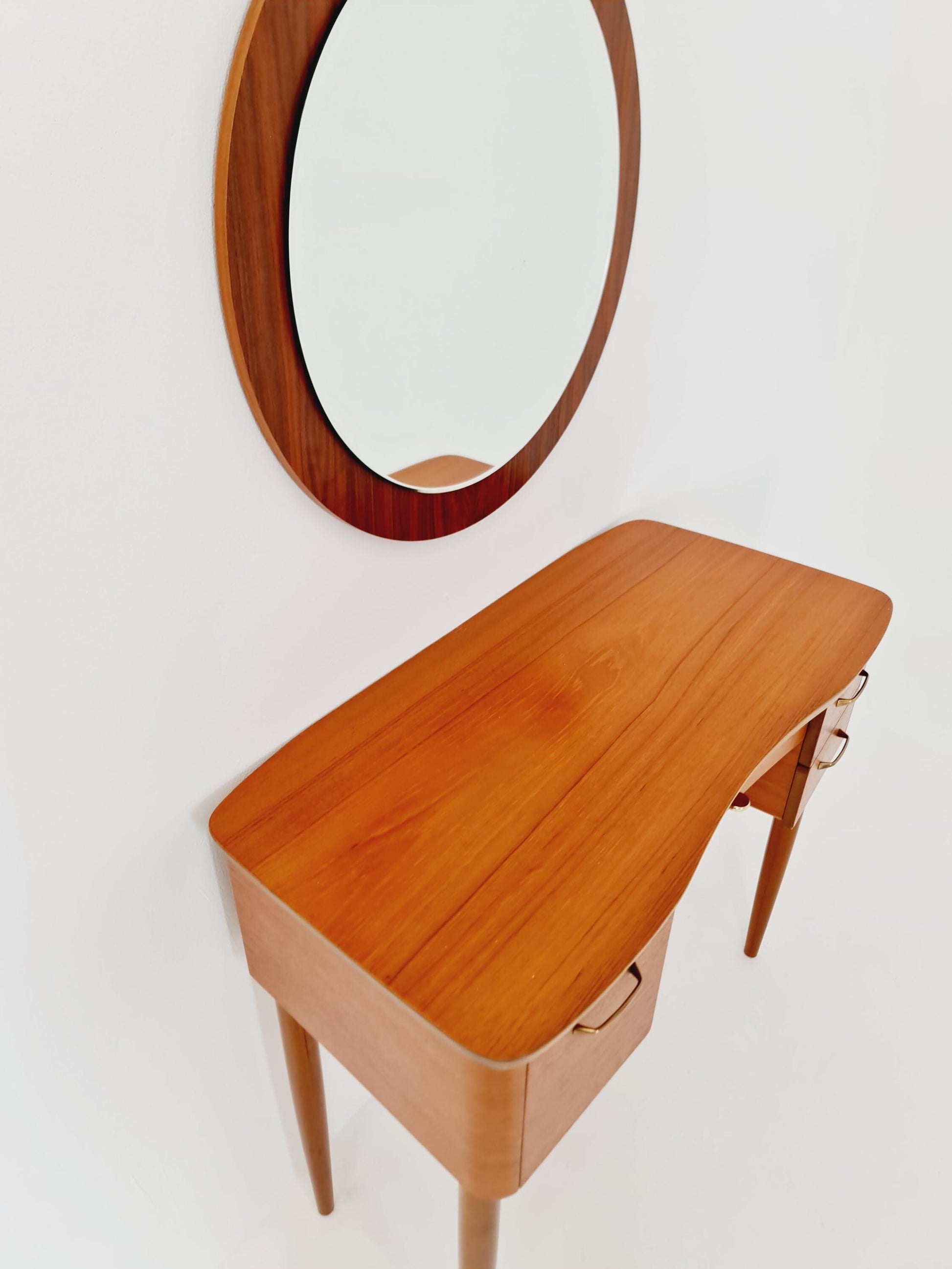 Mid Century Modern Danish Teak vanity table make up table with round wall mirror by Fröseke for AB nybrofabriken, 1960s