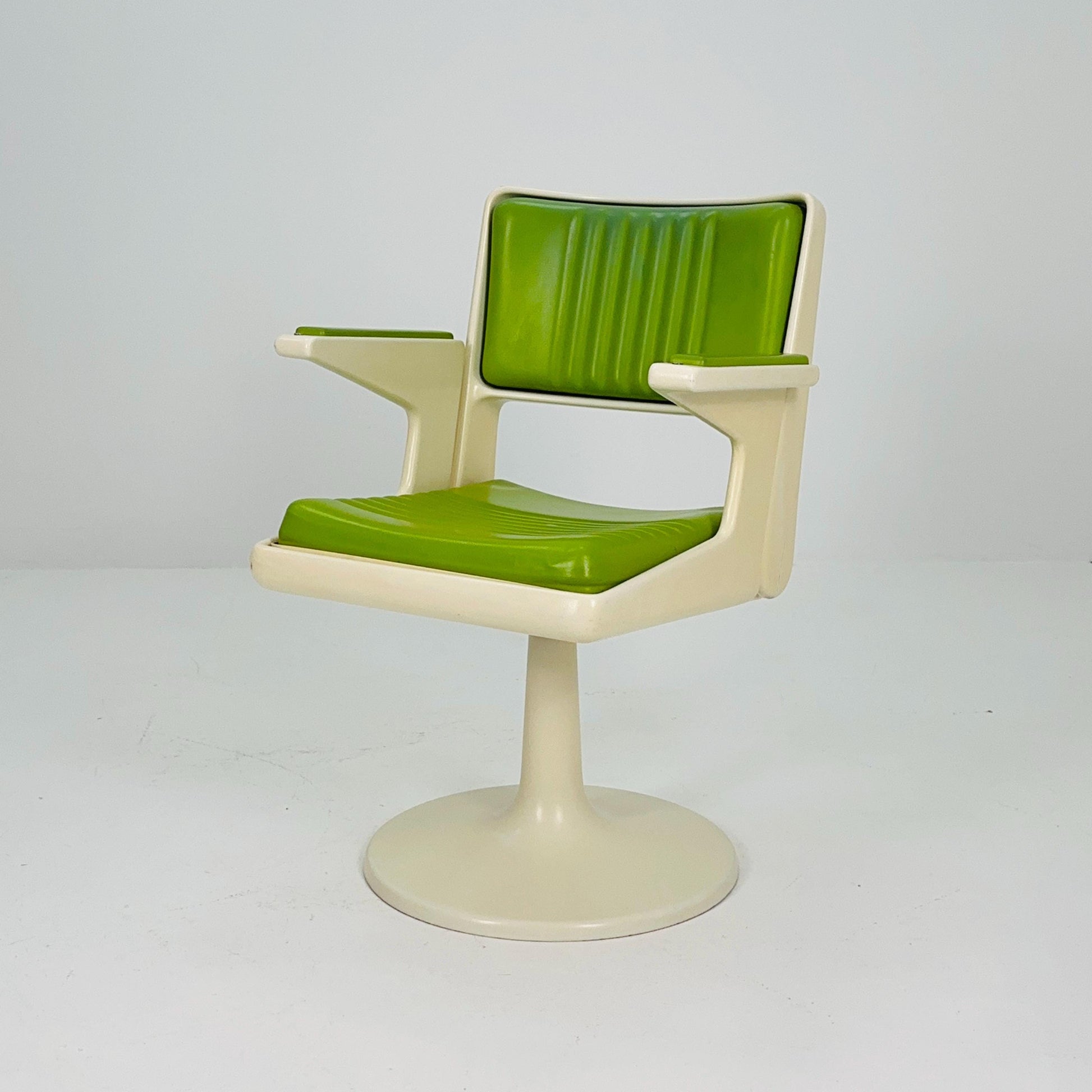 Rare Mid-Century Space Age Swivel Armchair – White & Green Plastic Faux Leather Desk or Barber Chair – Tulip Base, 1970s