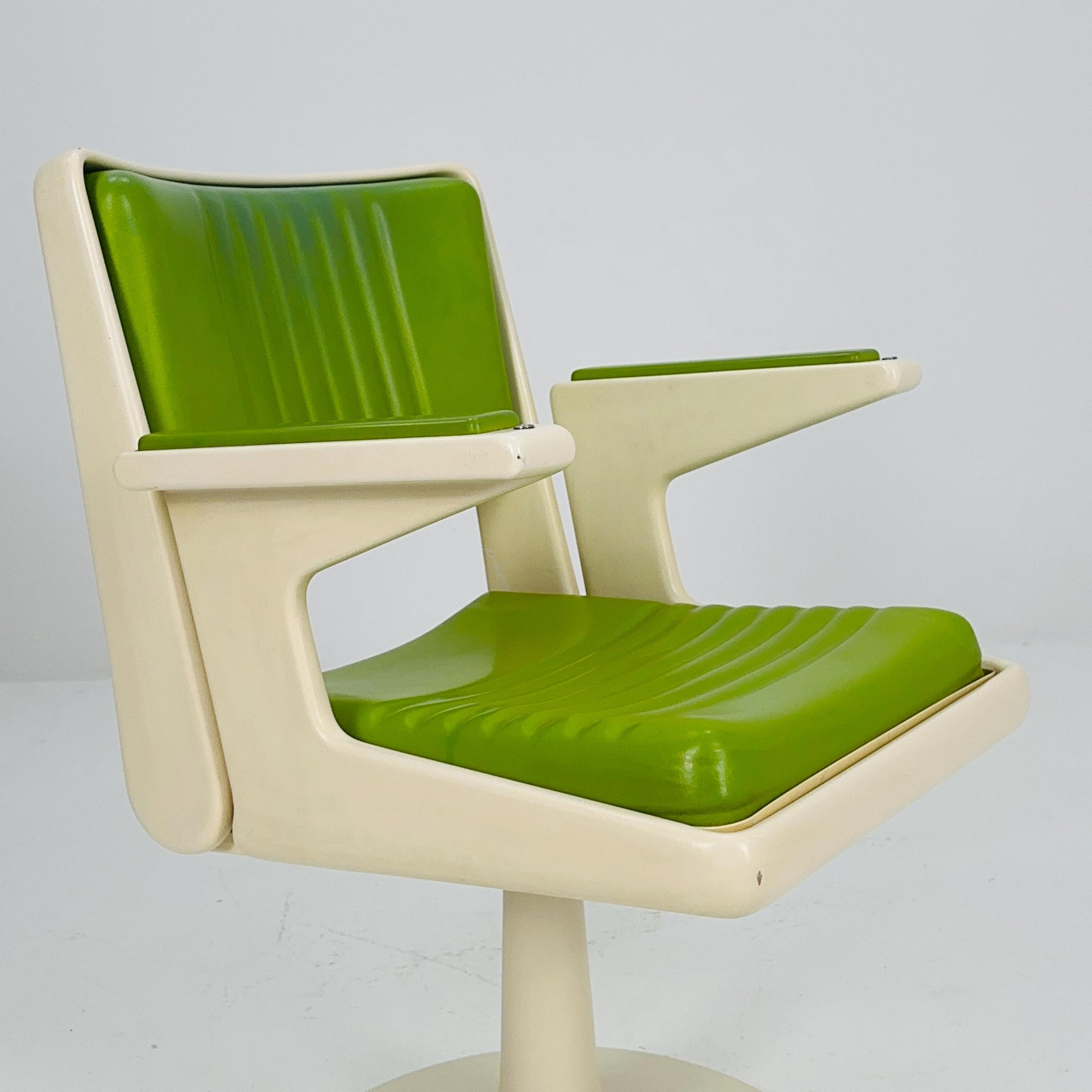 Rare Mid-Century Space Age Swivel Armchair – White & Green Plastic Faux Leather Desk or Barber Chair – Tulip Base, 1970s