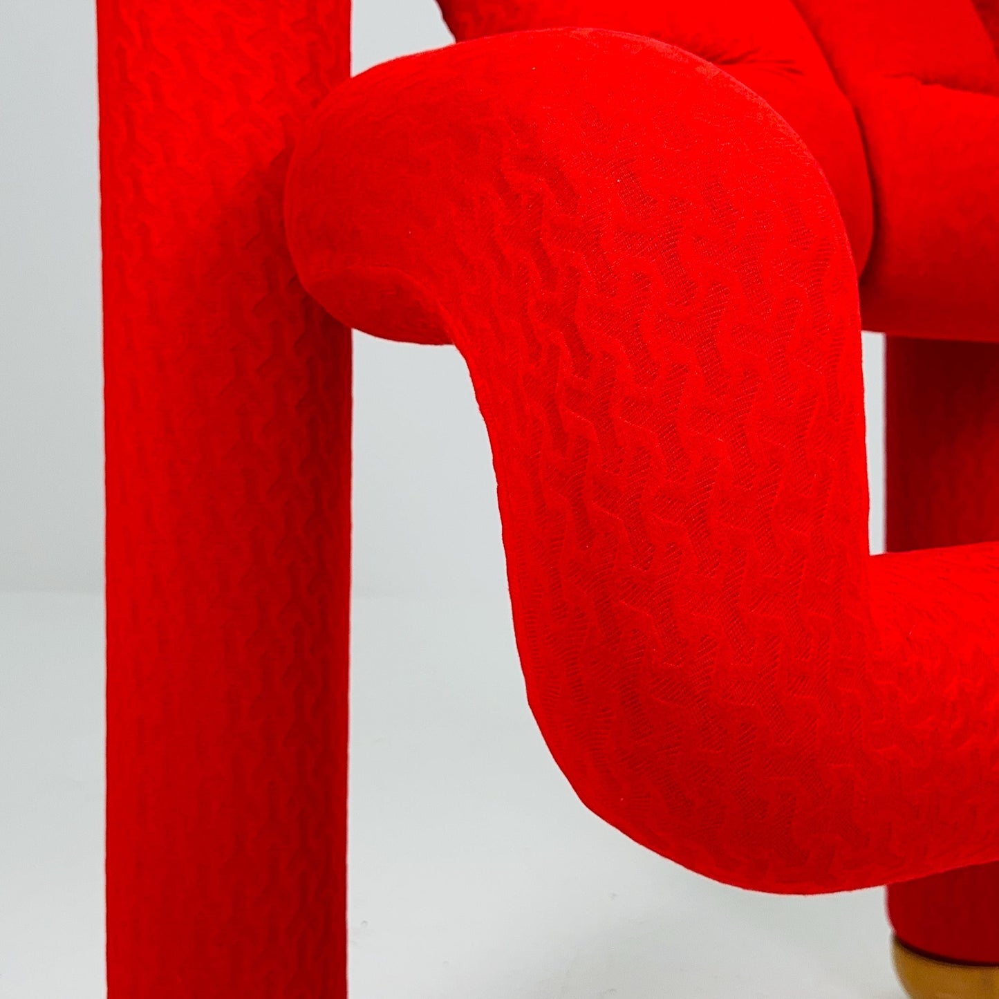Mid century Postmodern Ekstrem Chair by Terje Ekström – Red Fabric Lounge Chair, Norway 1984 – Iconic Sculptural Seating