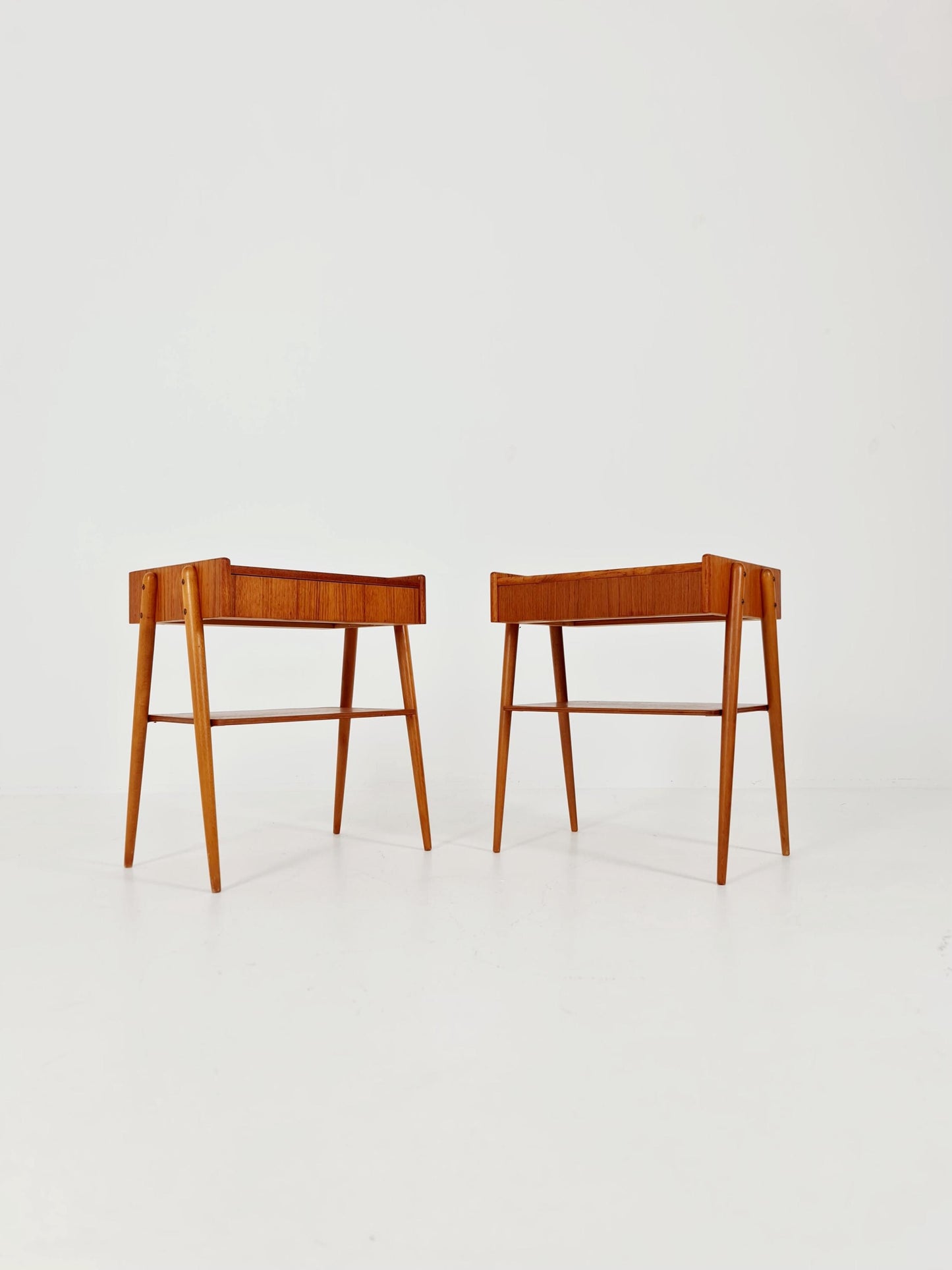 Pair of Swedish Midcentury Teak Vintage Side table/ Bedside table/ Night stand by Carlström & Co, 1960s