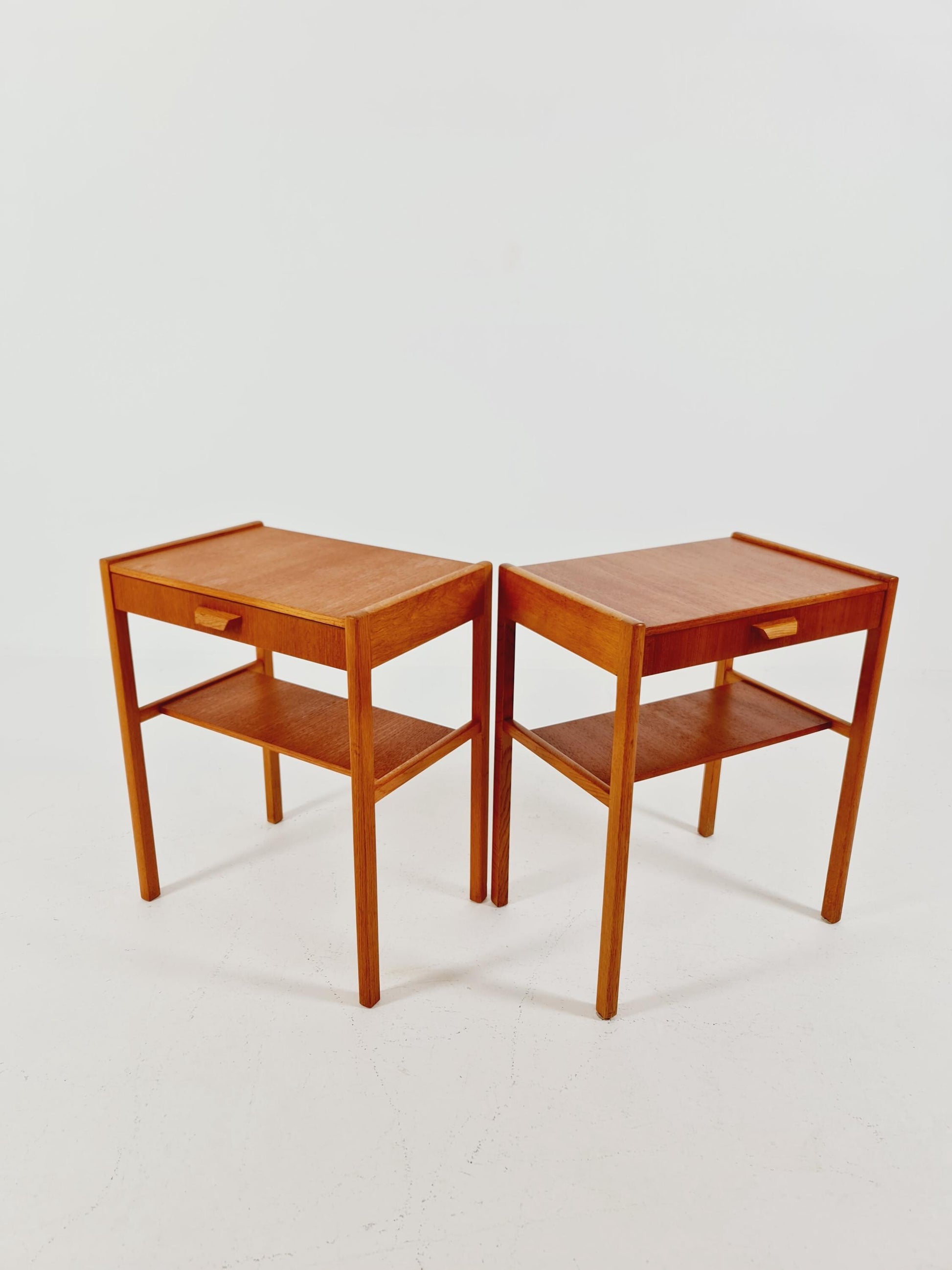Pair of Swedish Midcentury Teak Vintage Side table/ Bedside table/ Night stand by Carlström & Co, 1960s
