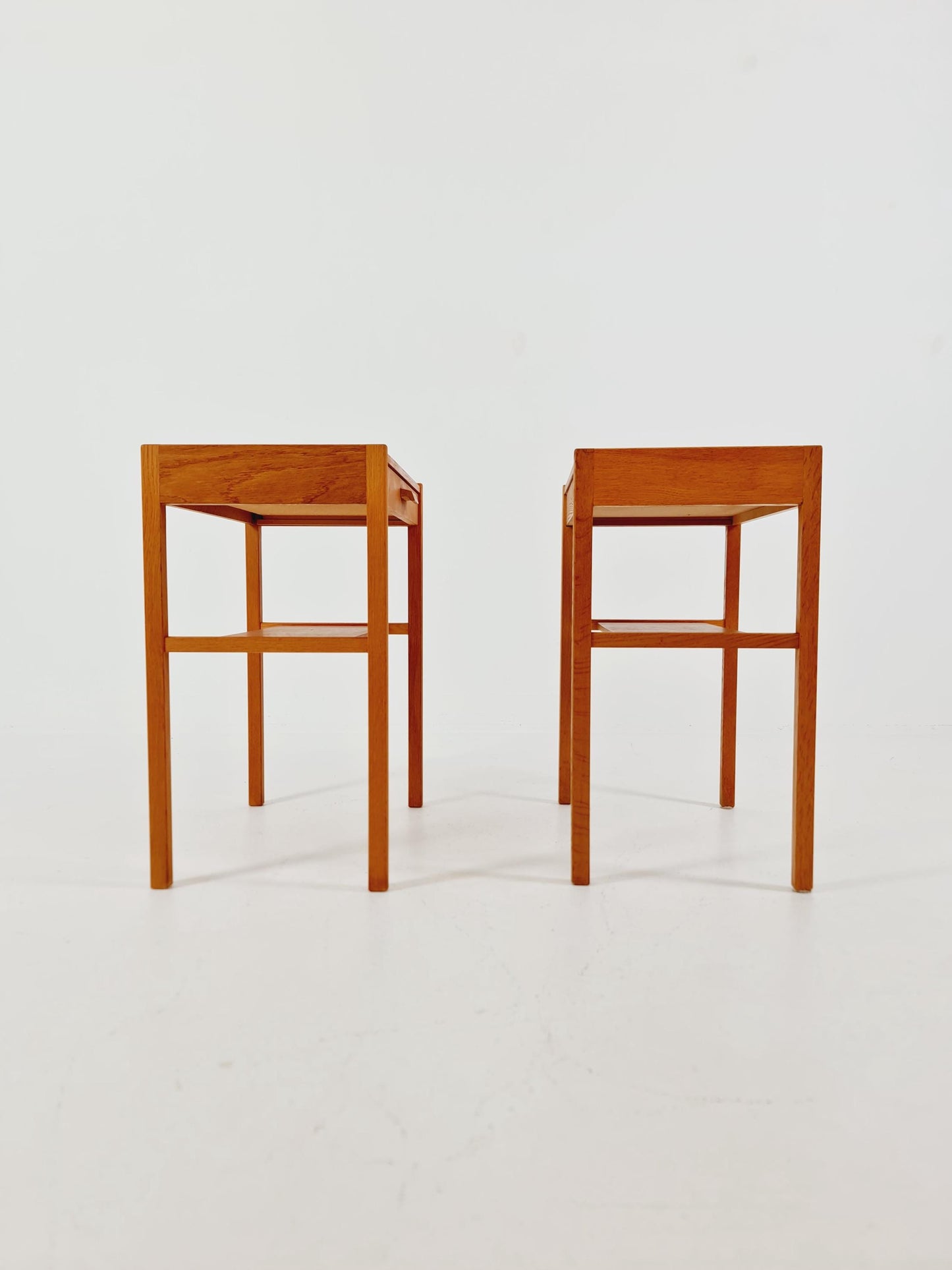 Pair of Swedish Midcentury Teak Vintage Side table/ Bedside table/ Night stand by Carlström & Co, 1960s