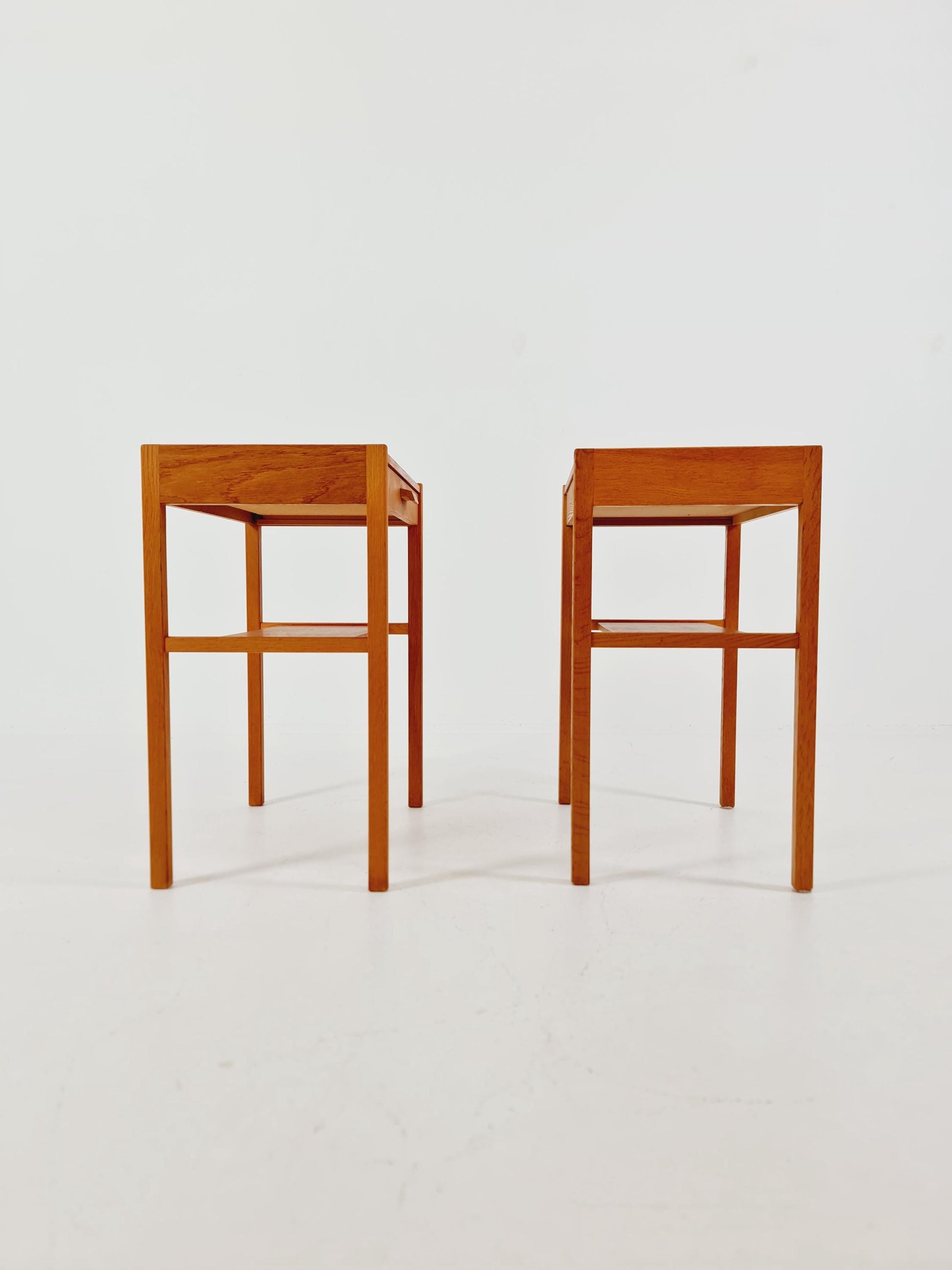 Pair of Swedish Midcentury Teak Vintage Side table/ Bedside table/ Night stand by Carlström & Co, 1960s