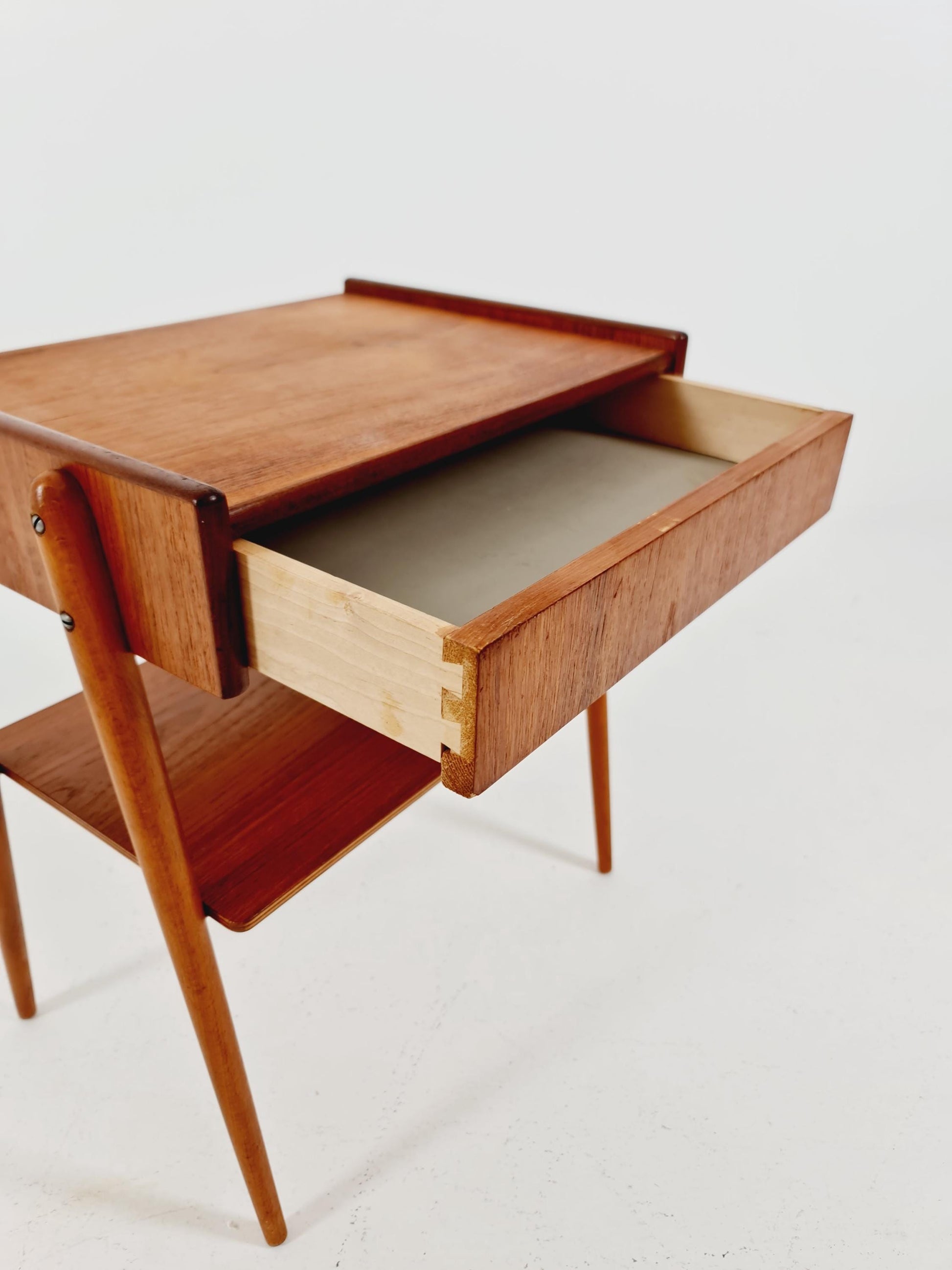 Midcentury Carlström & Co Teak Vintage Side table/ Bedside table/ Night stand straight from the sixties