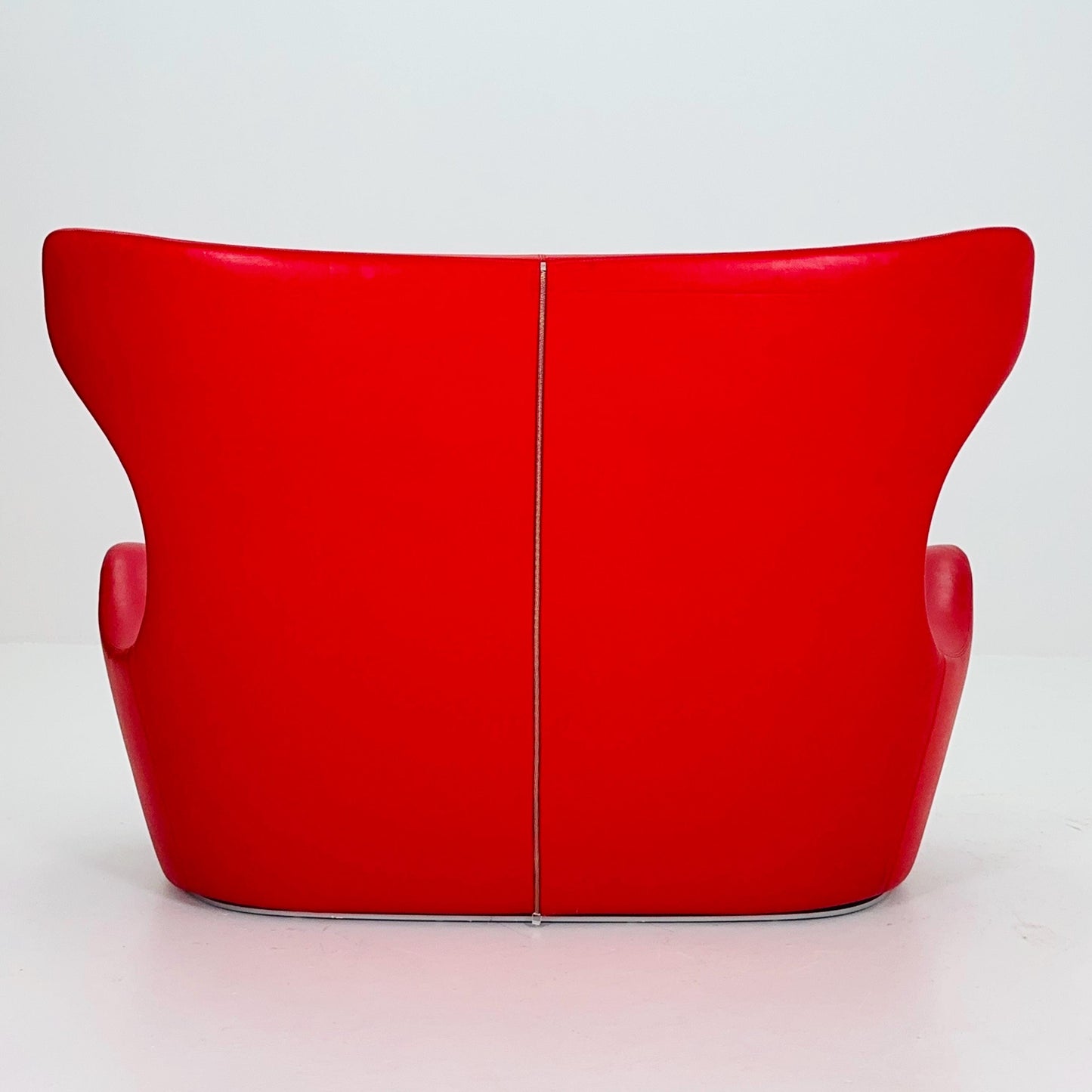B&B Italia Red Papilio High Back Loveseat by Naoto Fukasawa – Italian Designer Sofa, Modern Curved Leather Settee, 2010s Italy