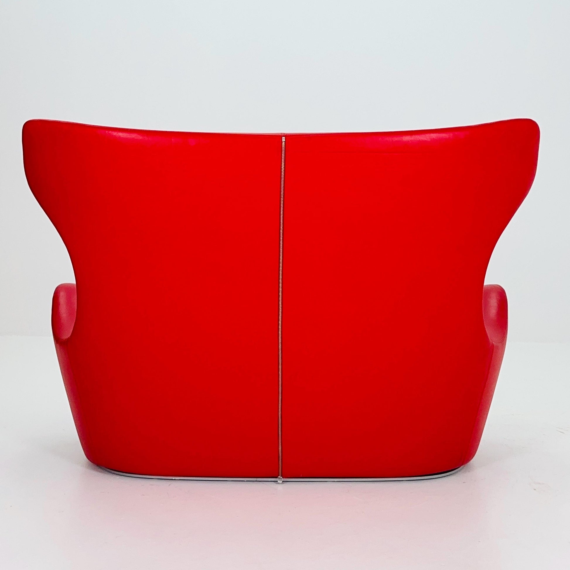 B&B Italia Red Papilio High Back Loveseat by Naoto Fukasawa – Italian Designer Sofa, Modern Curved Leather Settee, 2010s Italy