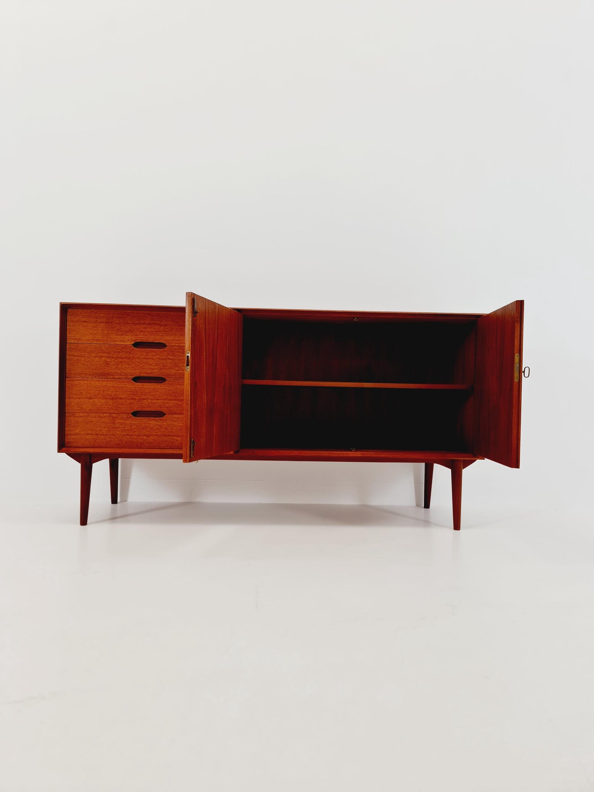 Mid century Modern German teak sideboard by Wilhelm Renz möbel, 1960s