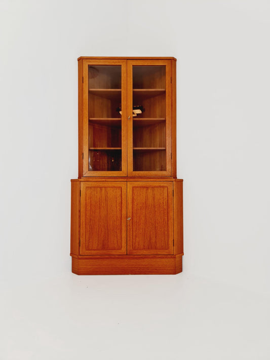 Mid Century Modern danish corner cabinet teak By Arne Whal For VM Möbelr, 1960s